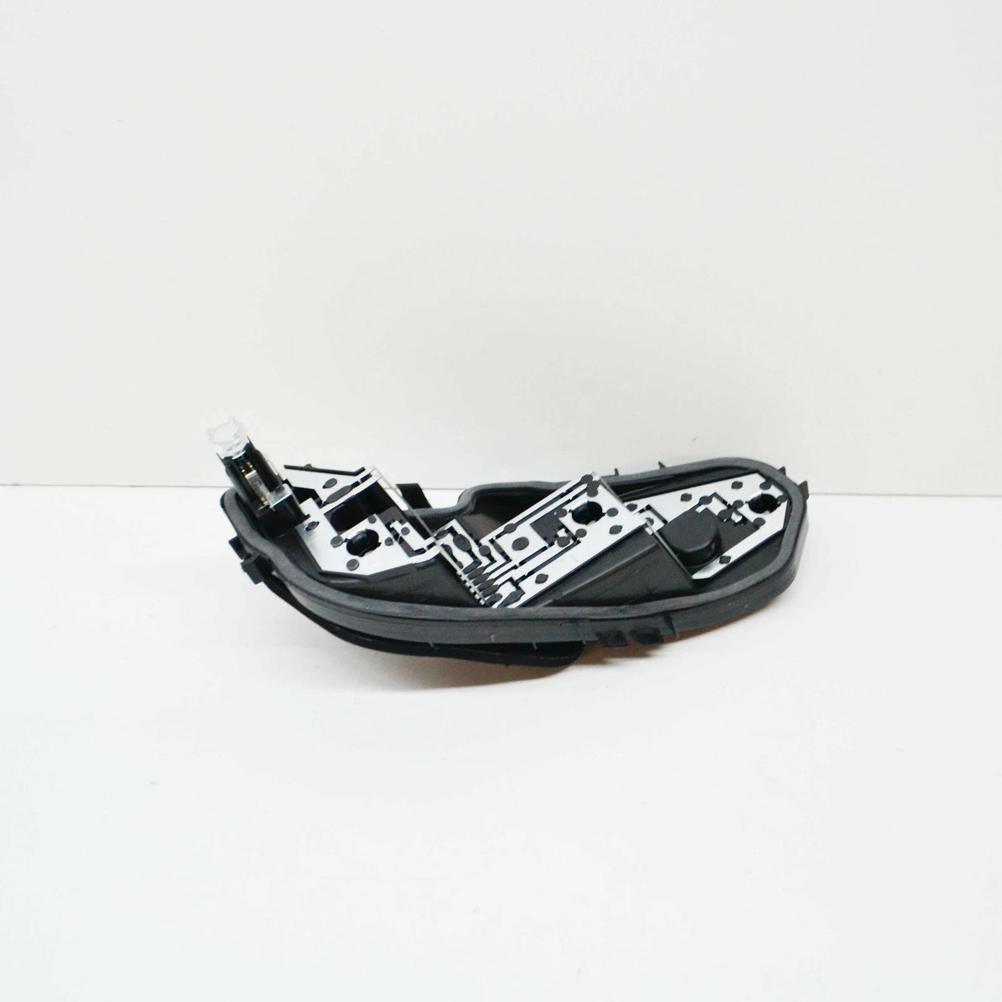 NEW VOLKSWAGEN SCIROCCO REAR LEFT TAIL LIGHT BULB HOLDER 1K8945257C 2012