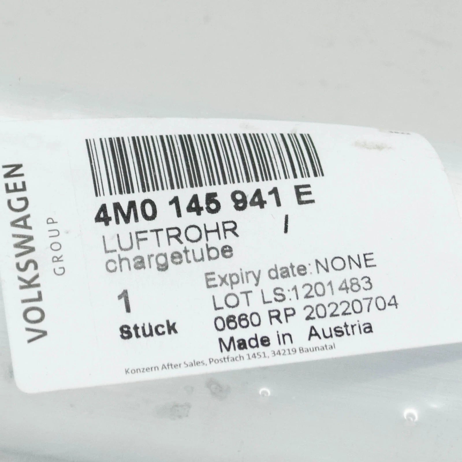 NEW AUDI Q7 4M LOWER ENGINE CHARGE AIR TUBE 4M0145941E