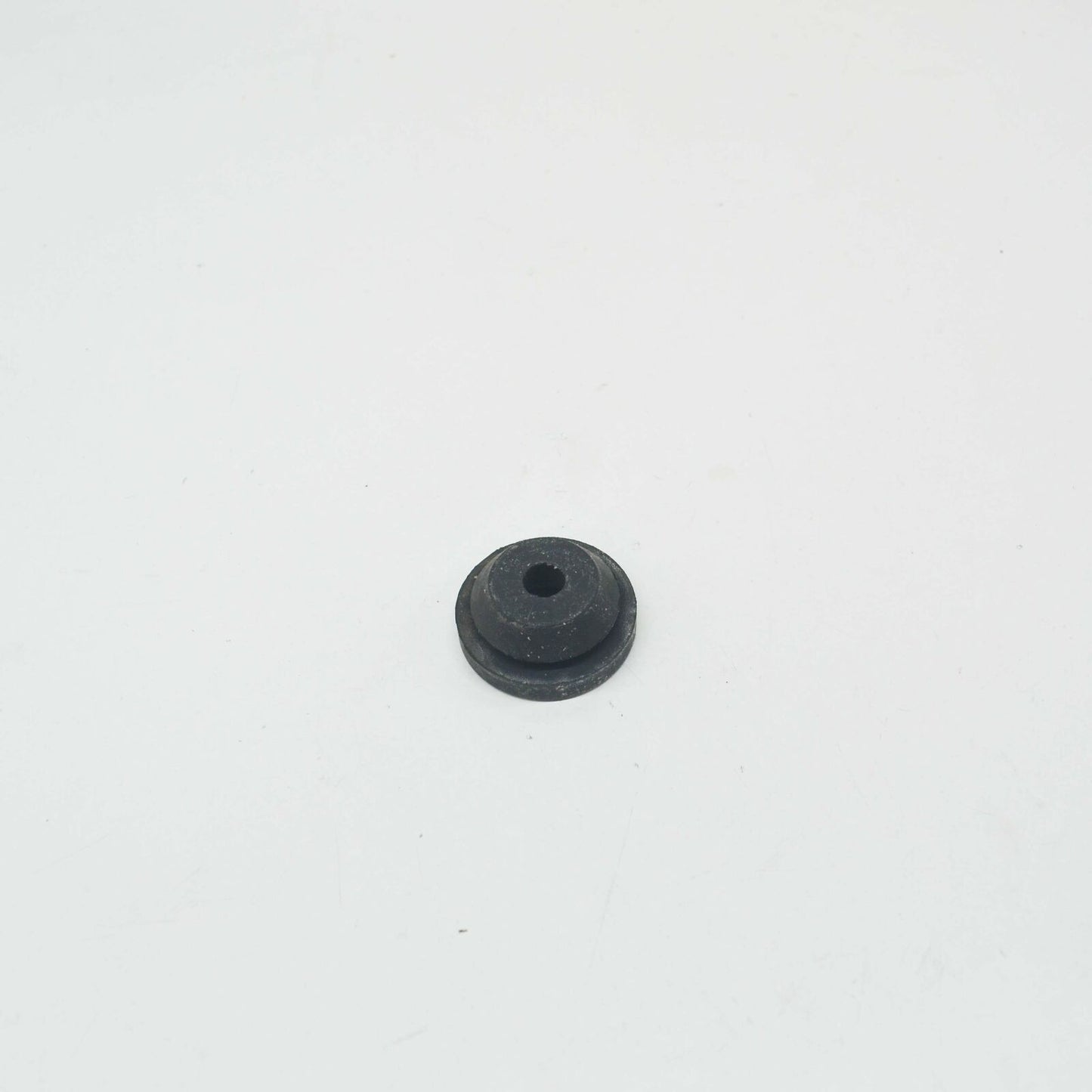 NEW MB ML W163 WASHER TANK TO WHEELHOUSE RUBBER BUFFER A6040940285 ORIGINAL