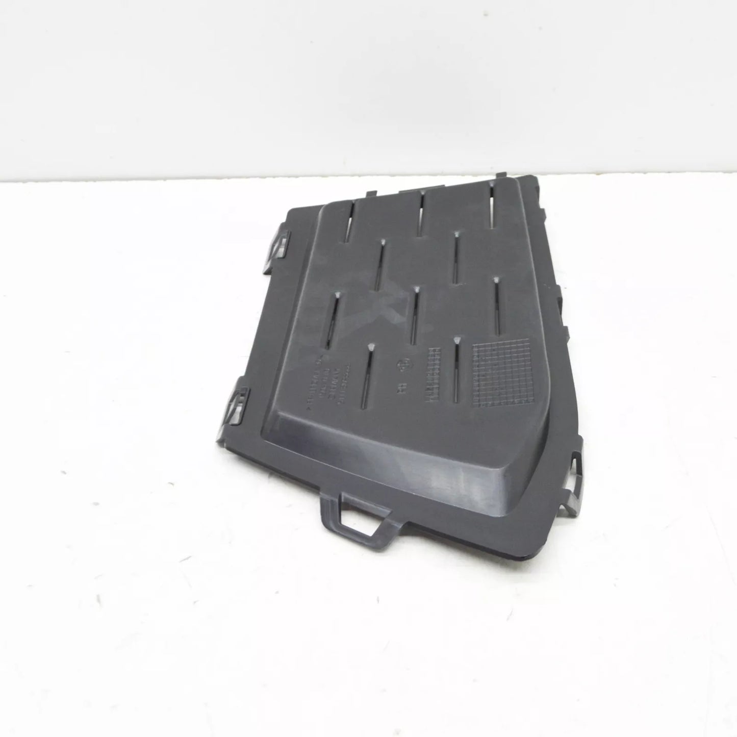 NEW BMW 5 G30 M FRONT BUMPER RIGHT GRILLE COVER 51118098666 ORIGINAL