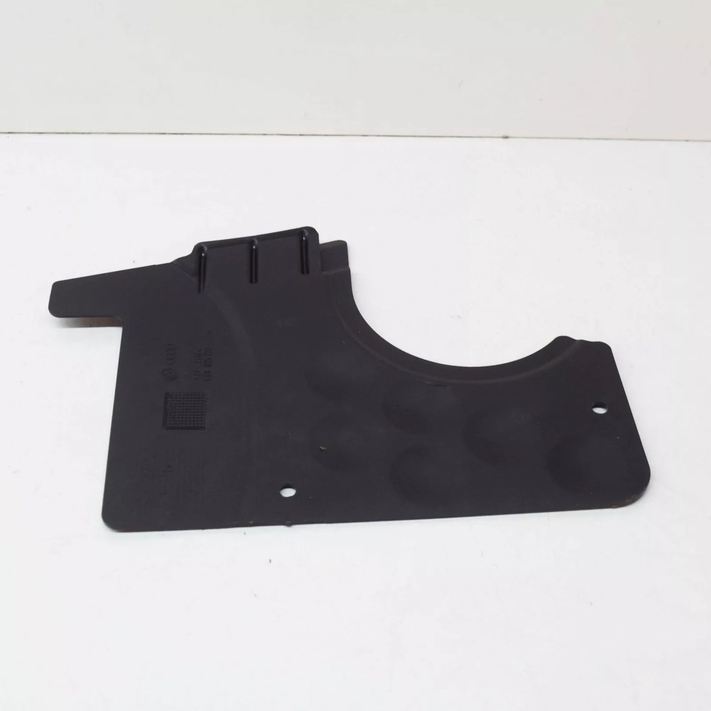 NEW AUDI A3 8P FRONT RIGHT UNDERBODY COVER 1K0825272A ORIGINAL