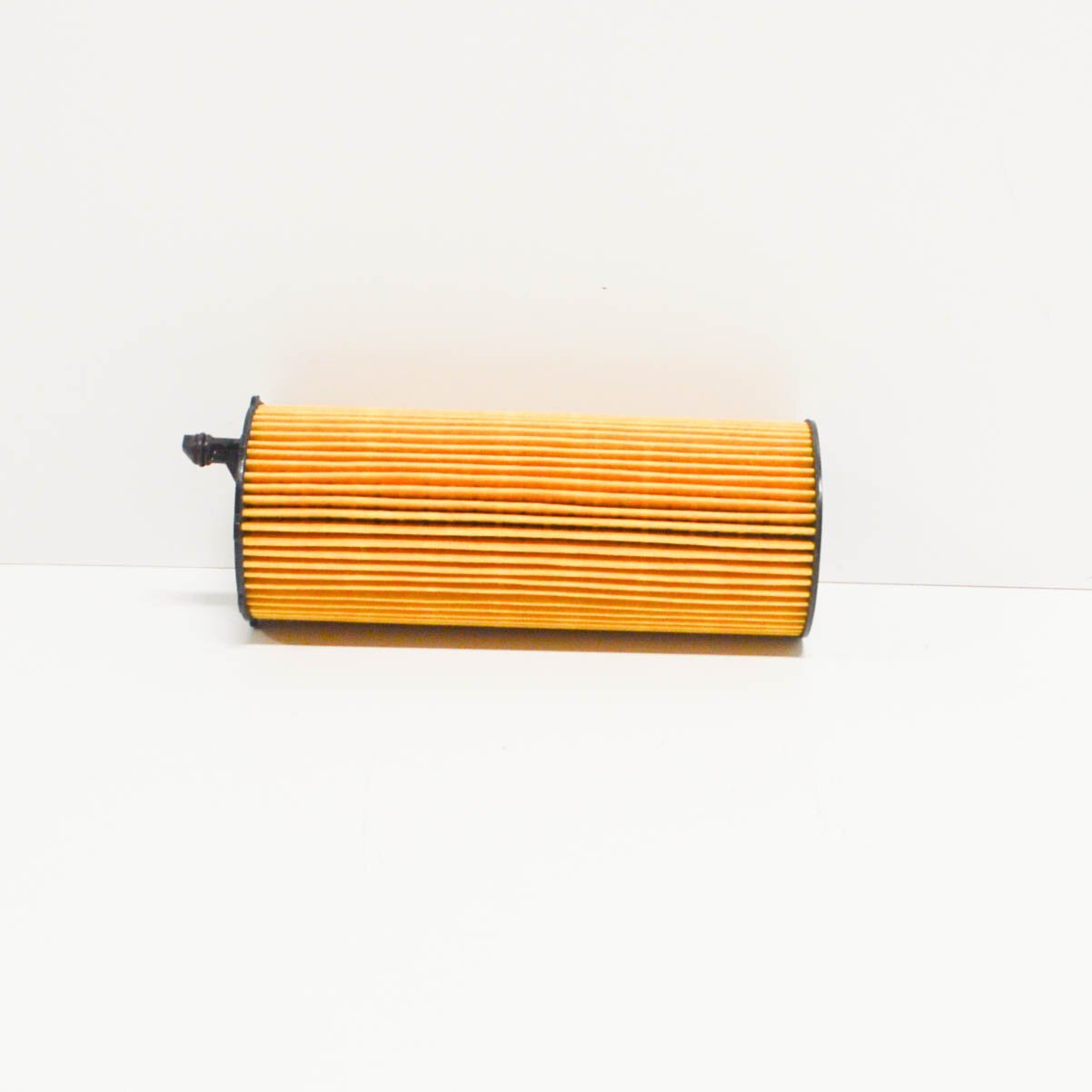 NEW VOLKSWAGEN TOUAREG 7L OIL FILTER 057115561L ORIGINAL