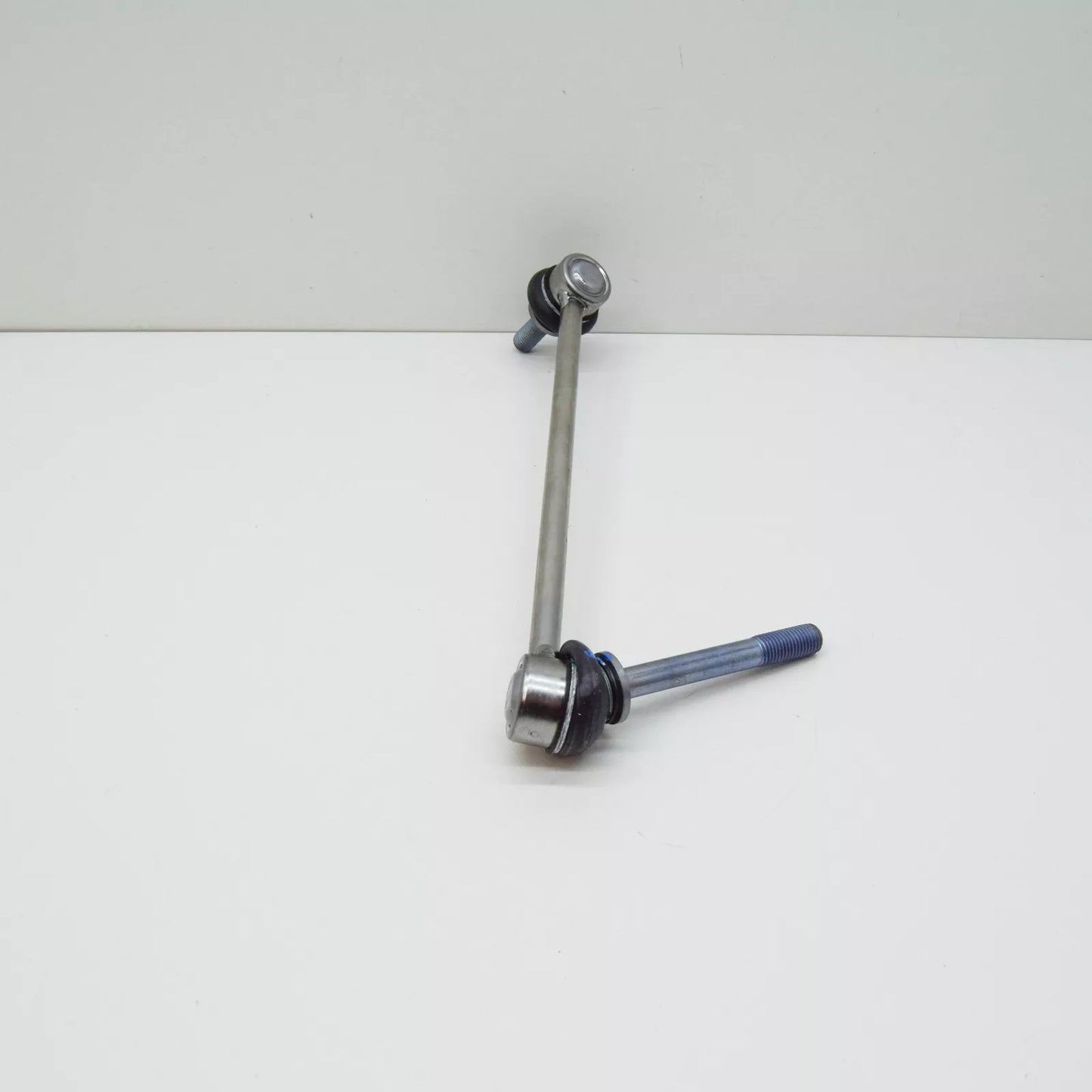 NEW BMW X5 G05 FRONT RIGHT SWING SUPPORT 31356881808 ORIGINAL