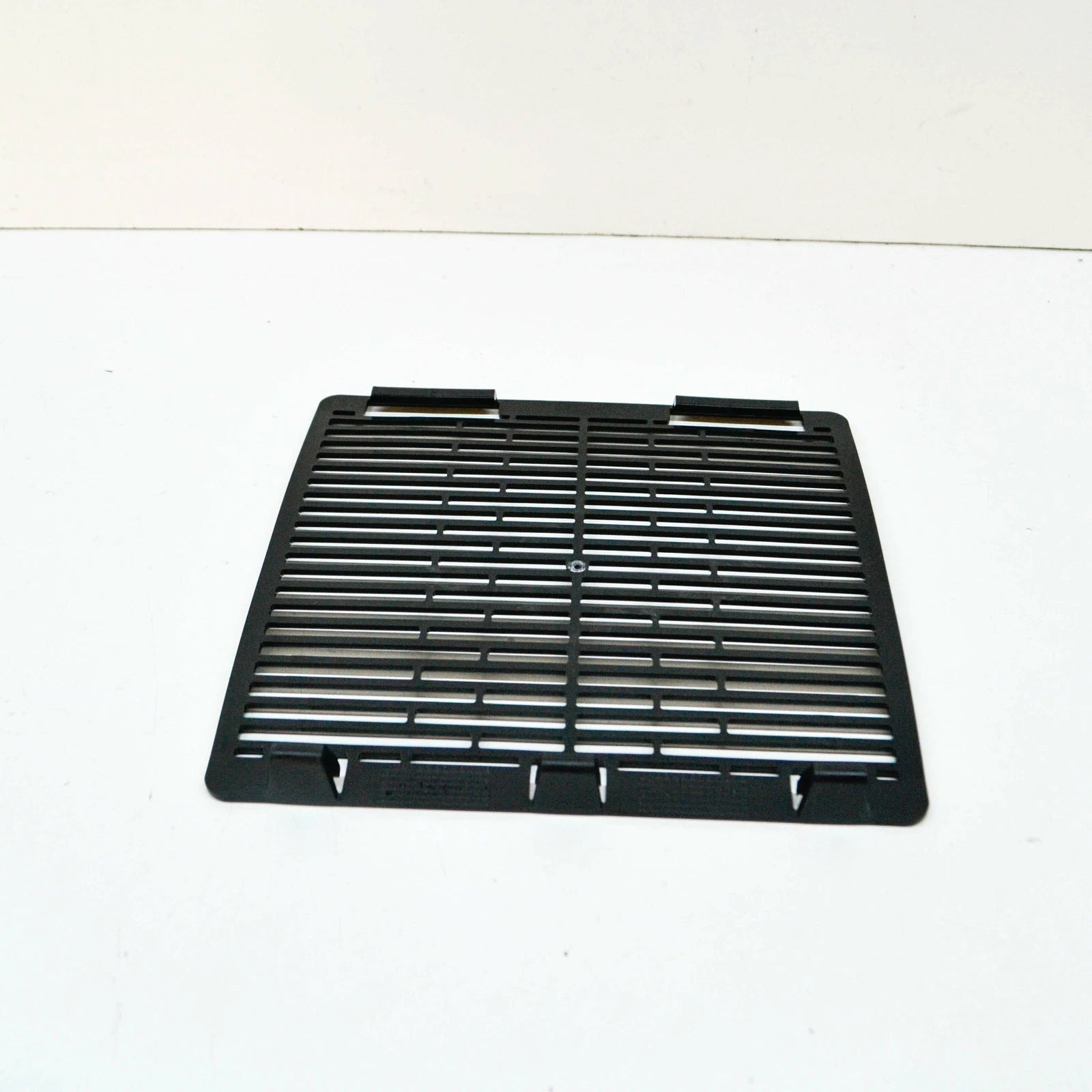 NEW AUDI A3 CABRIO 8V AUXILIARY RADIATOR LEFT PROTECT GRILLE 5Q0121557A