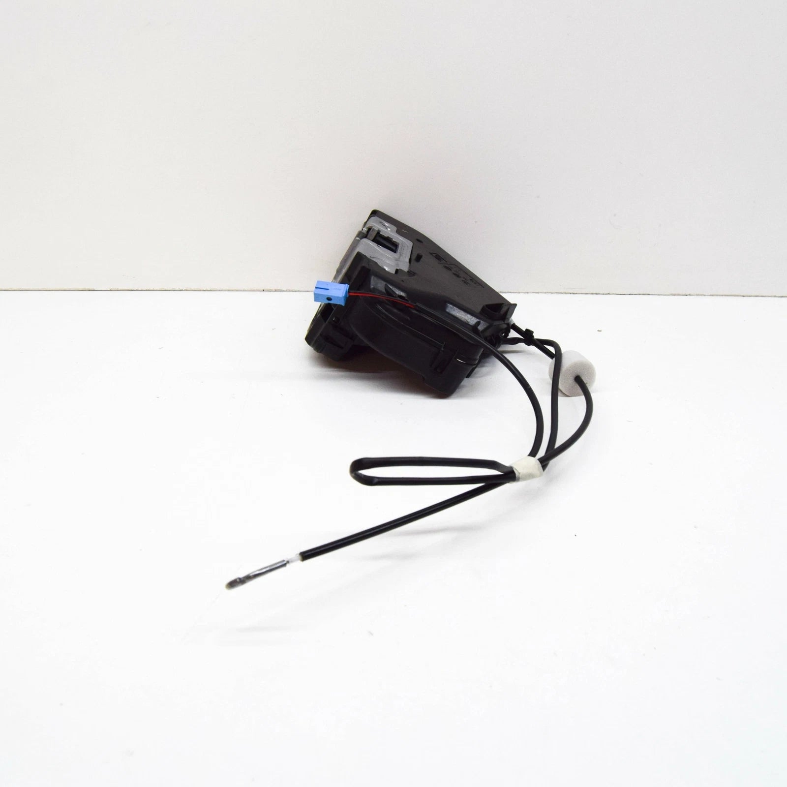 NEW MERCEDES-BENZ E-CLASS W211 REAR LEFT DOOR LOCK A2117300735