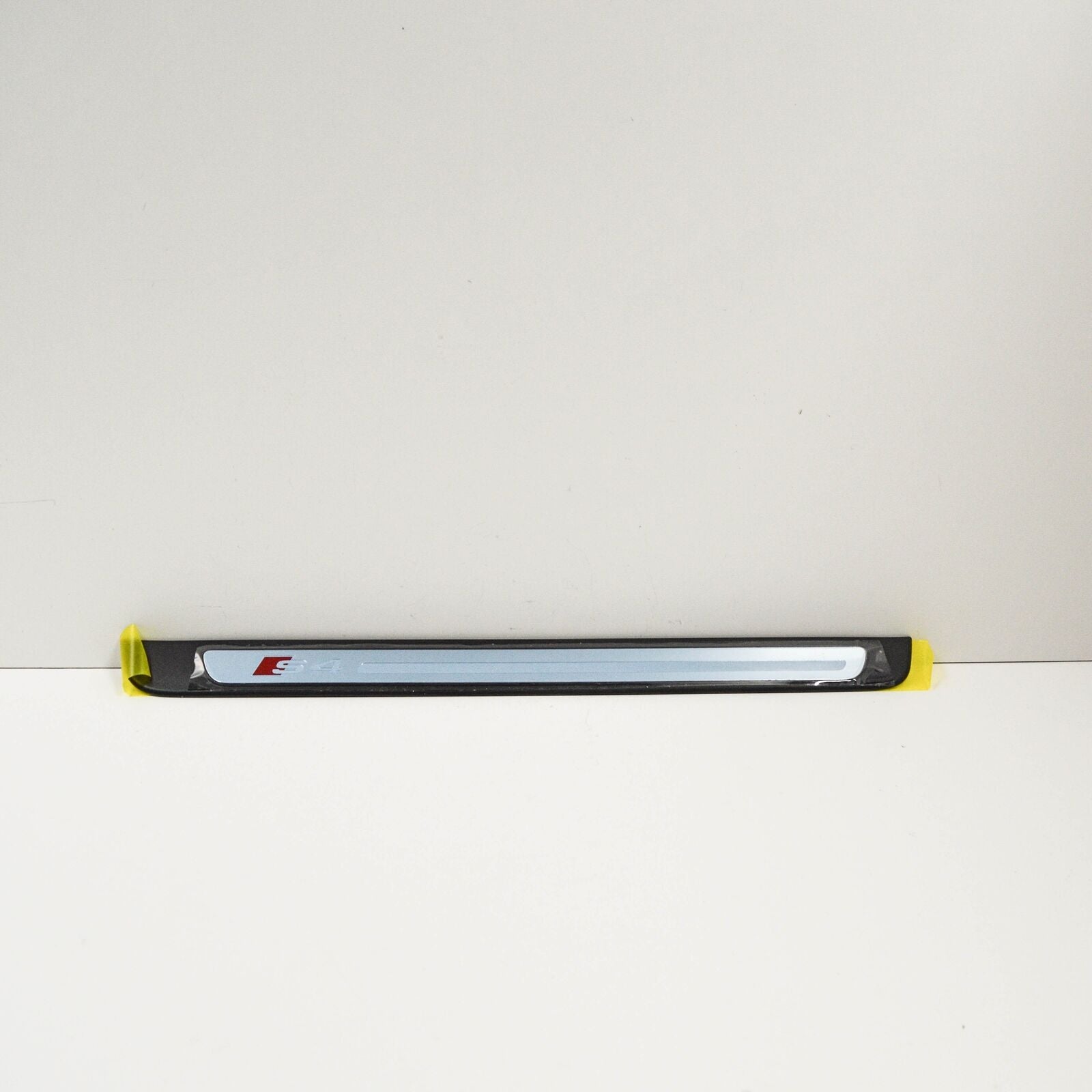 NEW AUDI A4 B8 FRONT RIGHT DOOR SILL PLATE S LINE TRIM 8K0853374A01C ORIGINAL