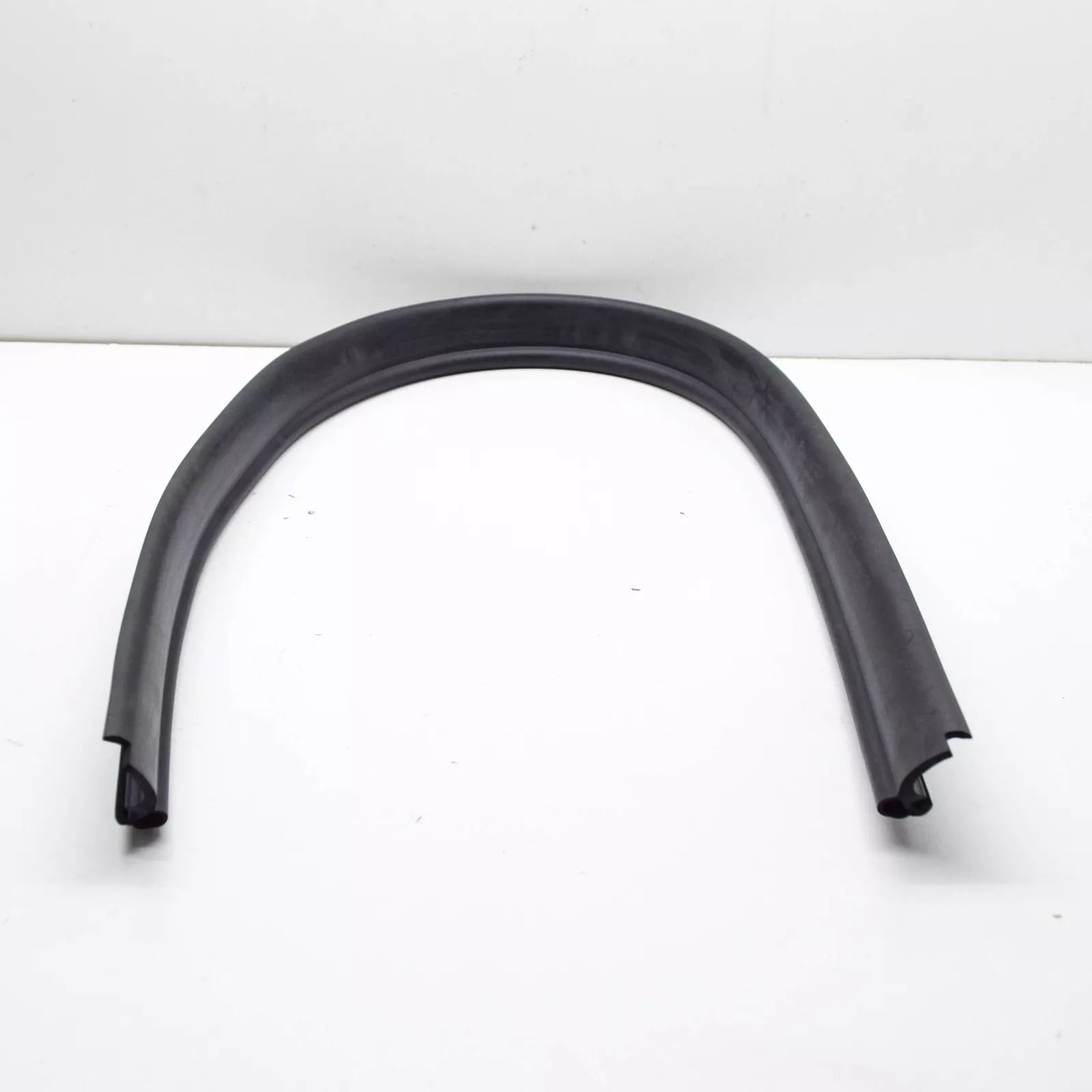 NEW BMW 2 F45 FRONT ENGINE HOOD SEALING 51767300515 7300515 ORIGINAL