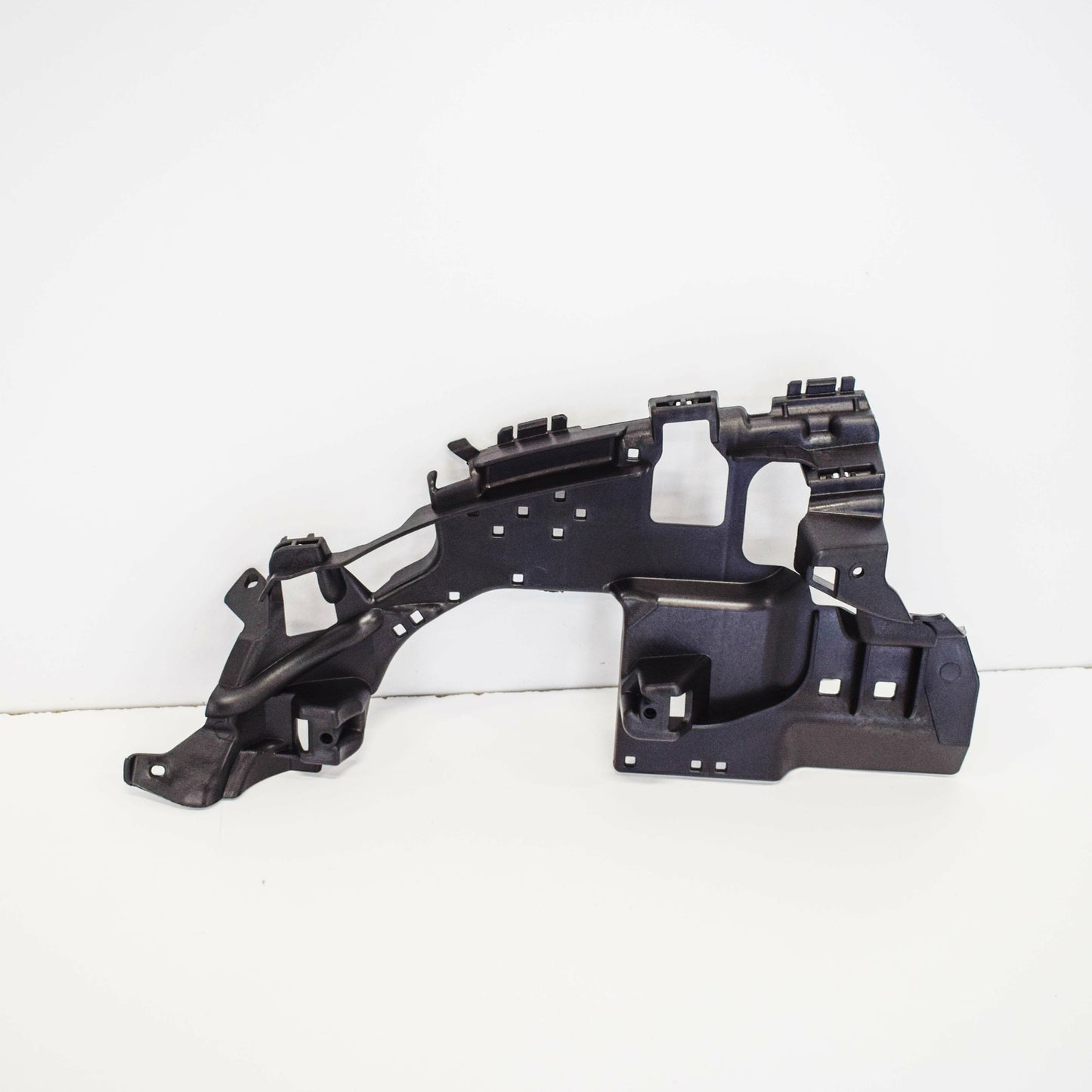 NEW MERCEDES-BENZ C-CLASS W205 REAR LEFT BUMPER BRACKET A2058855114 ORIGINAL