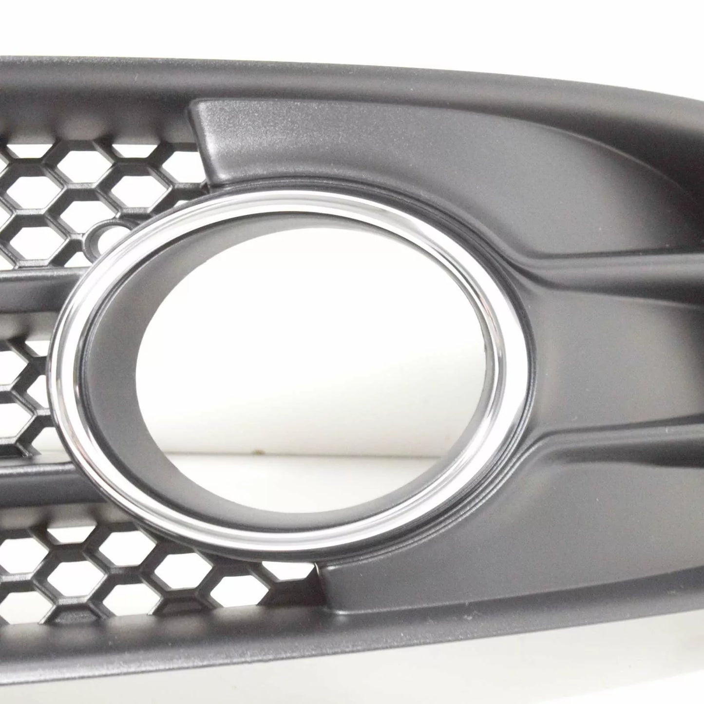 NEW AUDI A3 S3 8P RIGHT FOG LIGHT GRILLE 8P0807682G9B9 8P0807682G