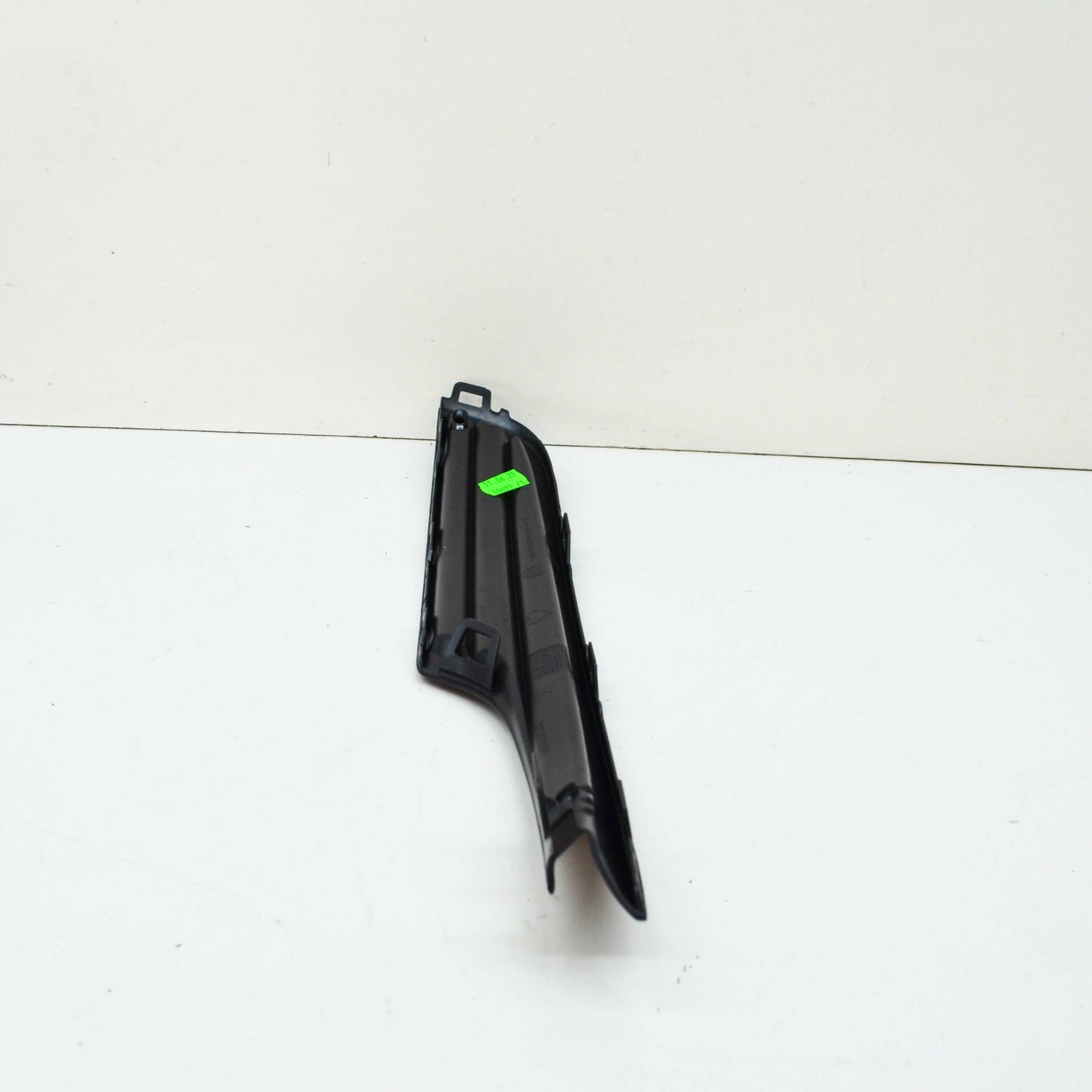 NEW VW GOLF MK7 FRONT BUMPER RIGHT VENT GRILLE 5G08536669B9 ORIGINAL