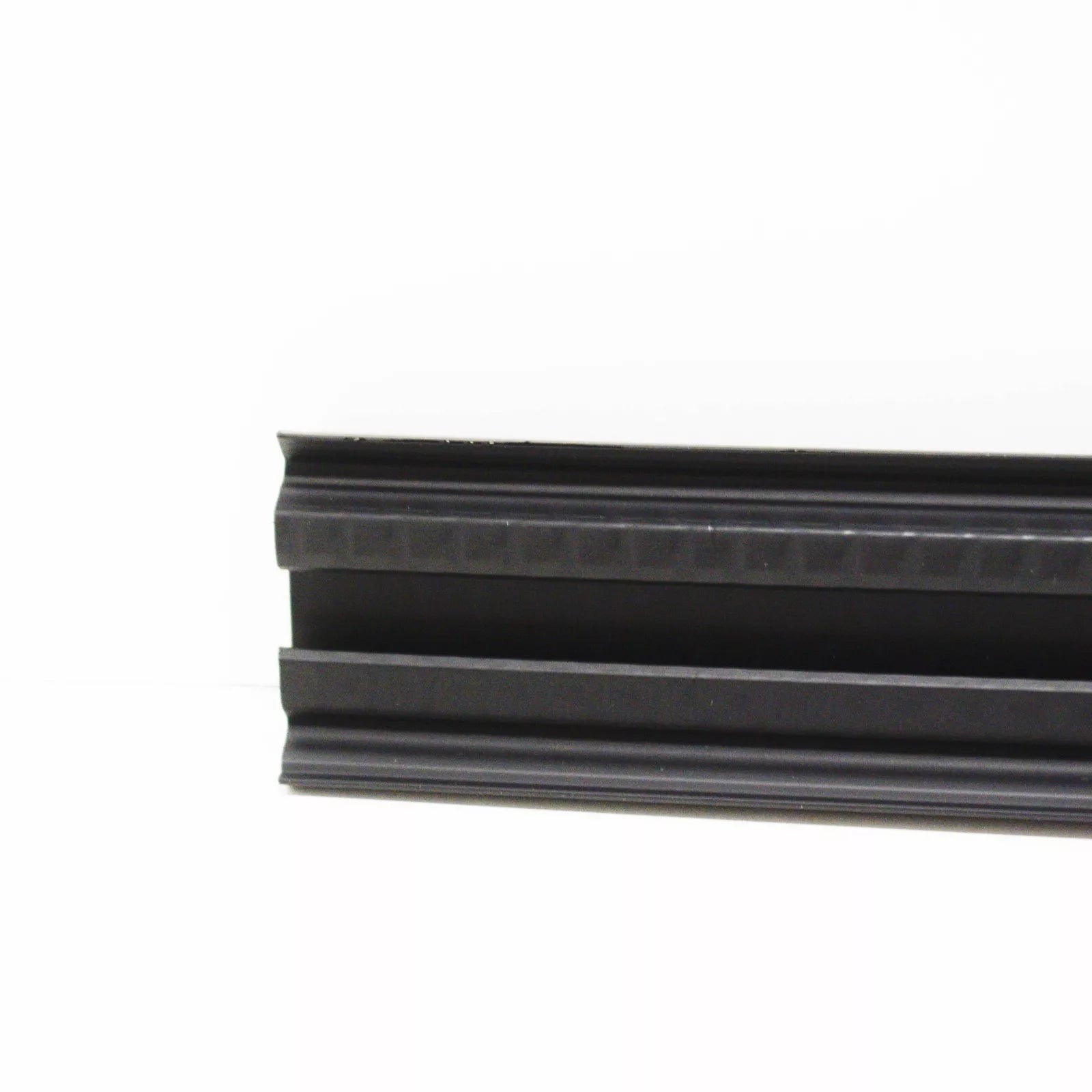 NEW BMW 5 E28 FRONT BUMPER RIGHT RUBBER STRIP 51111868102 1868102 ORIGINAL