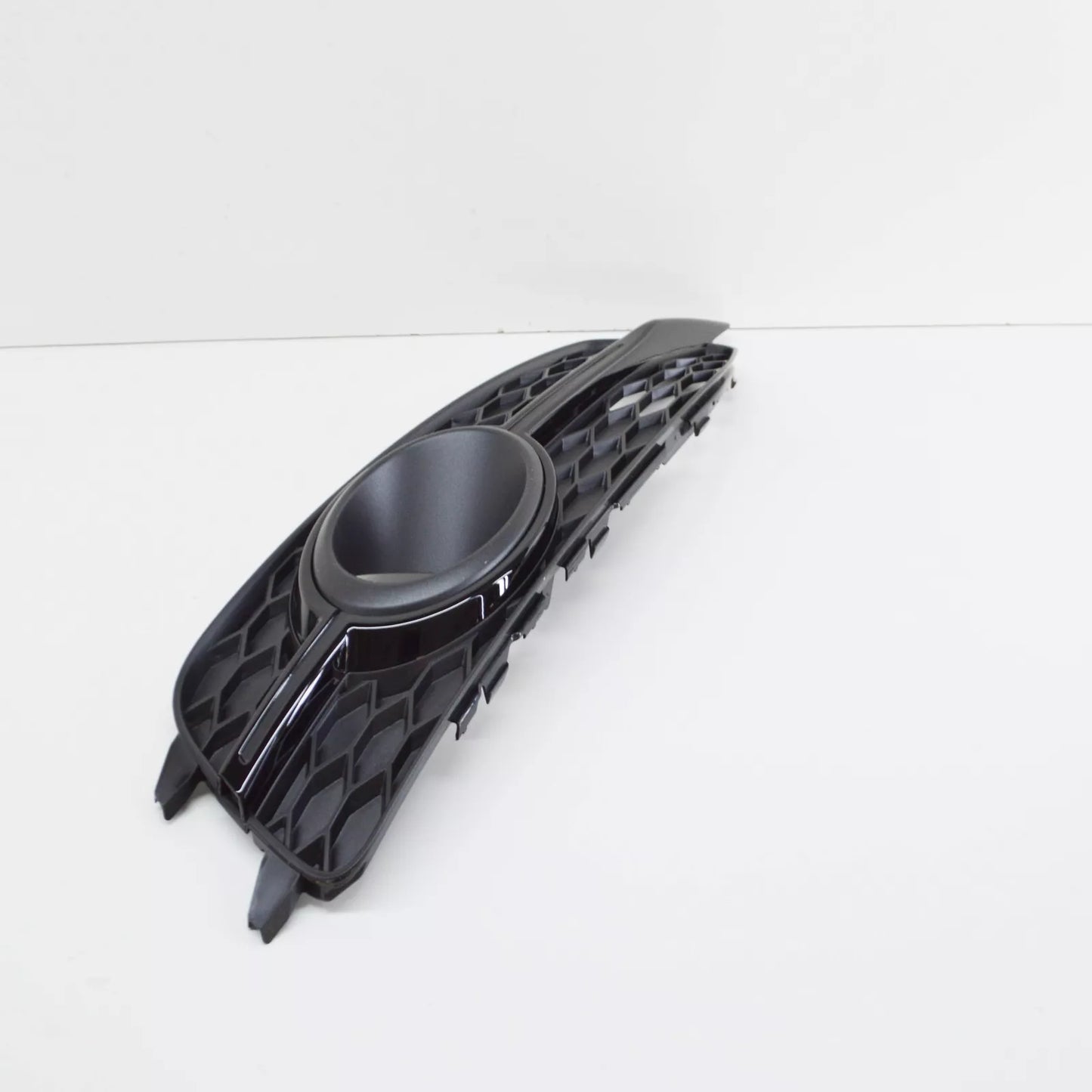 NEW AUDI A6 C7 FRONT RIGHT FOG GRILLE 4G0807682KBMT ORIGINAL