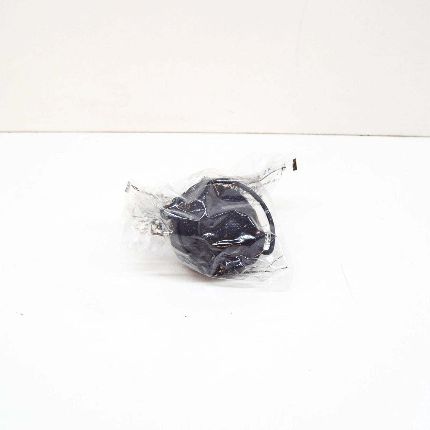 NEW AUDI TT 8J FUEL TANK GAS CAP WITH RETAINING STRAP 8J0201550M