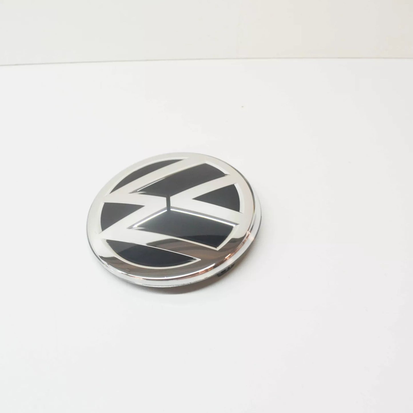NEW VOLKSWAGEN TOUAREG CR BONNET BADGE EMBLEM 760853601DJZA 2018 ORIGINAL