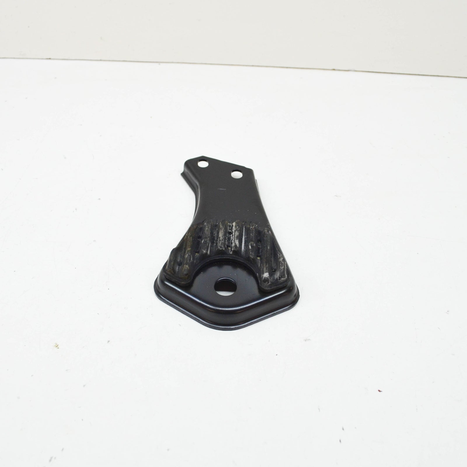 NEW MERCEDES-BENZ E W213 REAR AXLE LEFT THRUST PLATE A2133521100 ORIGINAL