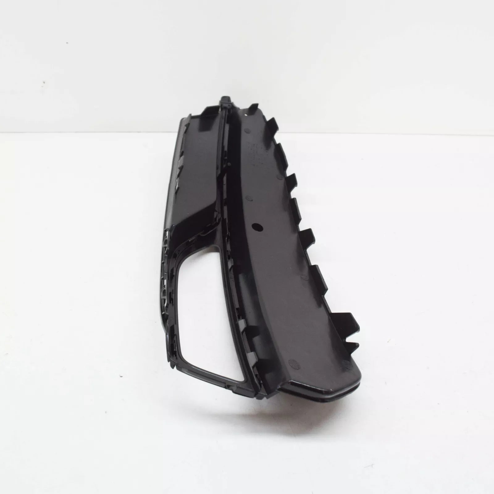 NEW AUDI A3 8PA FRONT BUMPER LEFT SIDE GRILLE 8V3807681G 9B9 2013