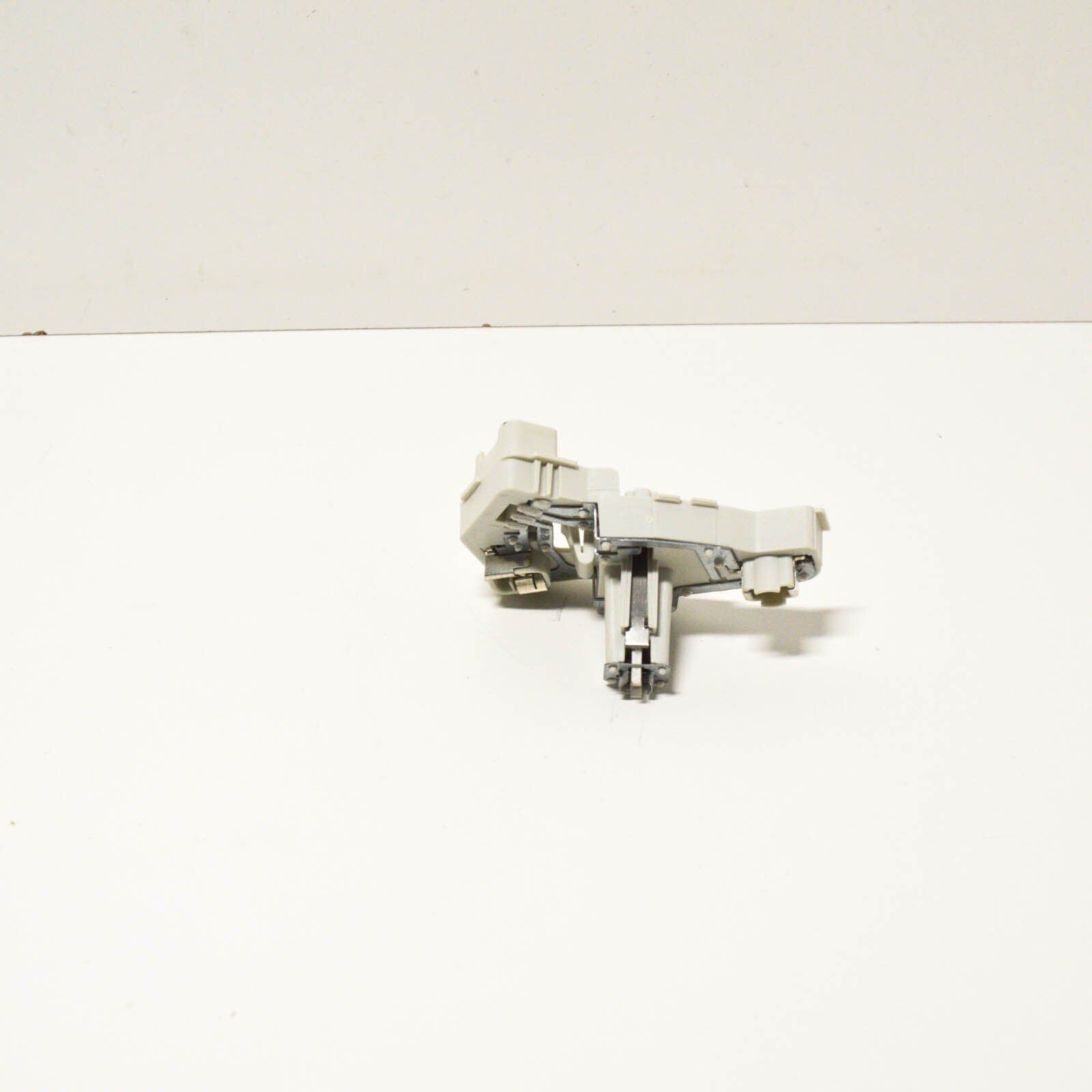 NEW VW PASSAT CC A6 REAR RIGHT TAILLIGHT BULB HOLDER 3C8945258A 2011 ORIGINAL