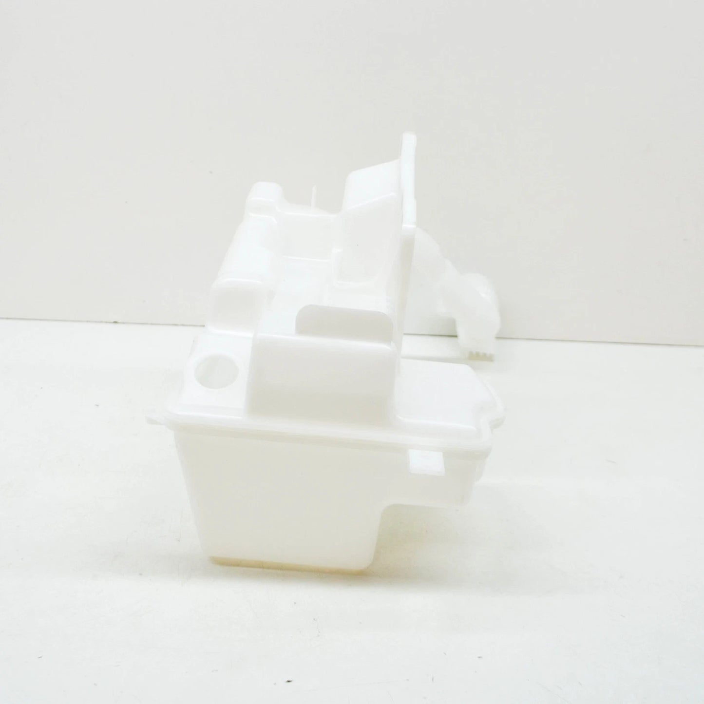 NEW VOLKSWAGEN GOLF MK7 WINDSHIELD WASHER RESERVOIR TANK 5G0955453AE ORIGINAL