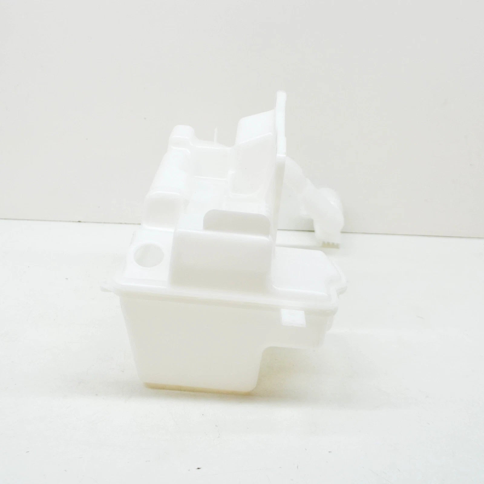 NEW VOLKSWAGEN GOLF MK7 WINDSHIELD WASHER RESERVOIR TANK 5G0955453AE ORIGINAL