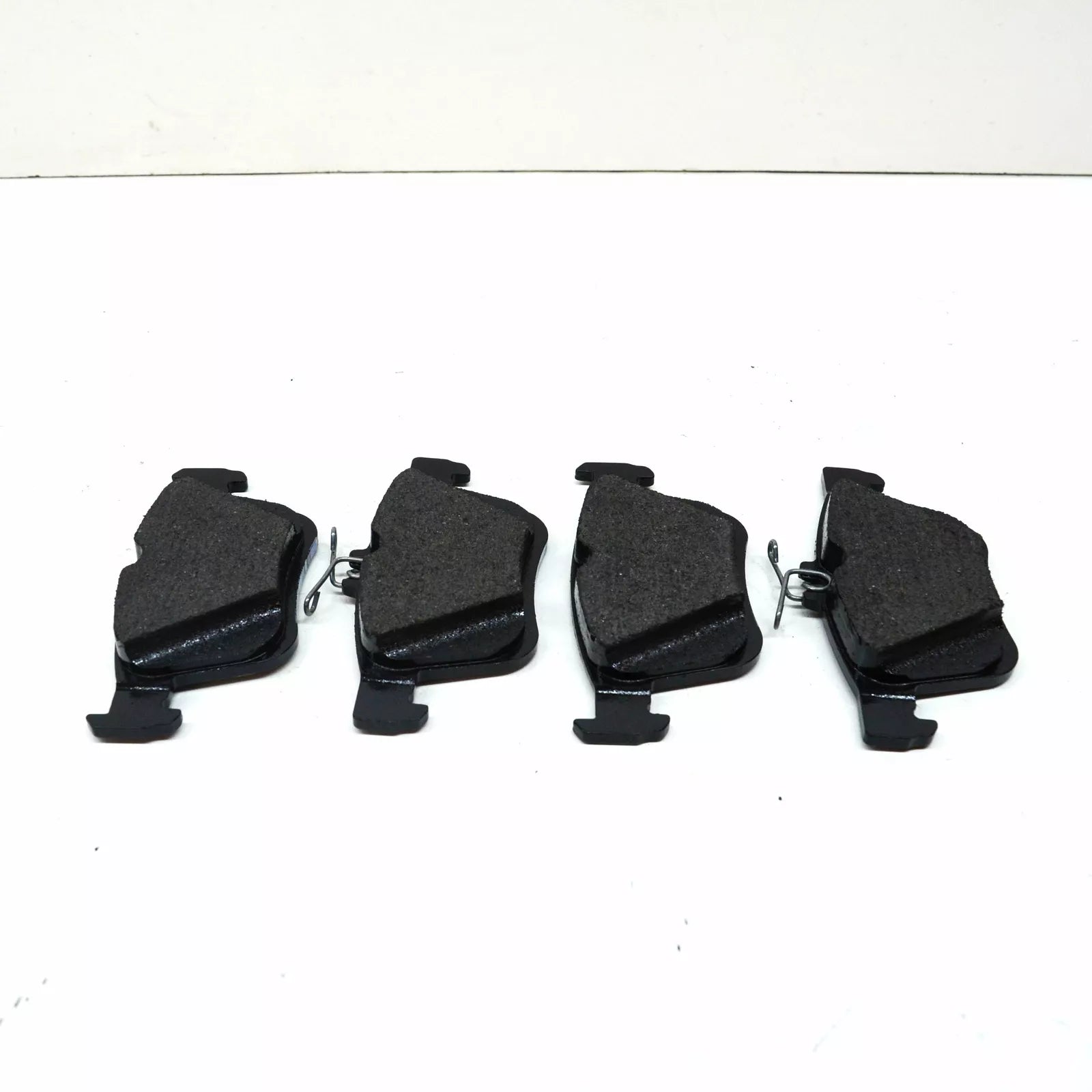 NEW VOLKSWAGEN GOLF MK7 5G REAR BRAKE PADS SET 5Q0698451AD