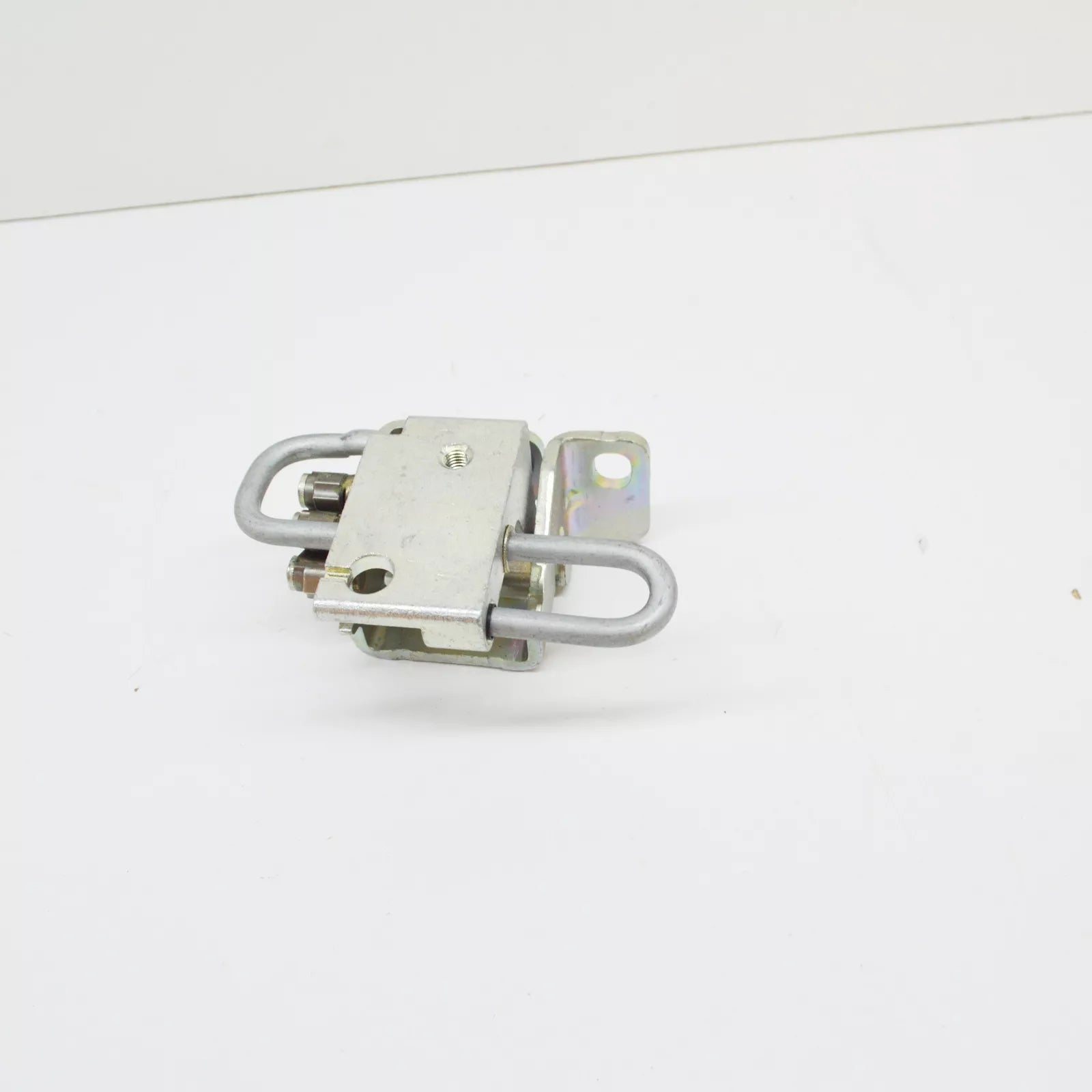 NEW VOLKSWAGEN GOLF MK5 FRONT LEFT DOOR LOWER HINGE 1K0831411Q ORIGINAL