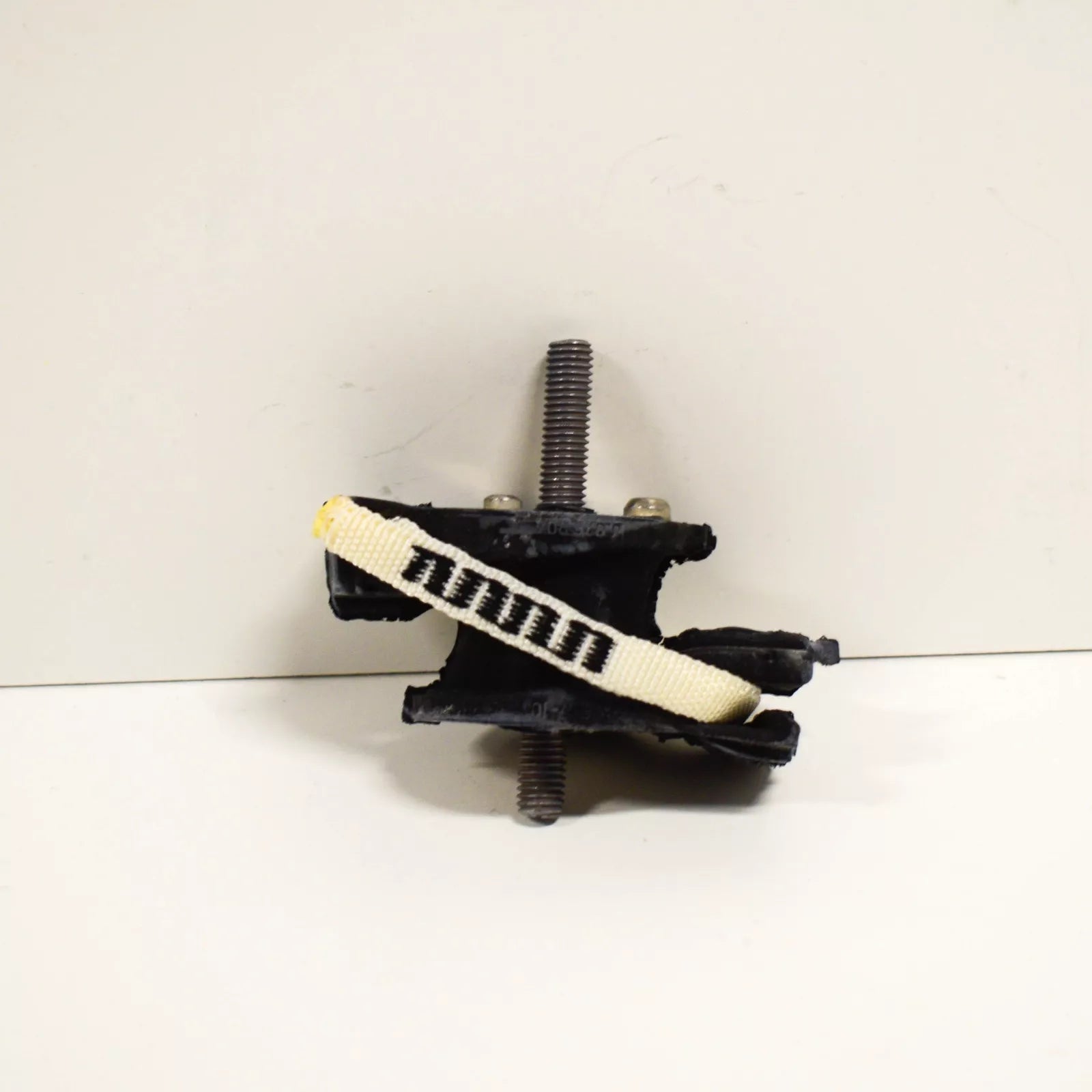 NEW BMW 1 F20 GEARBOX MOUNTING 22316796617 ORIGINAL