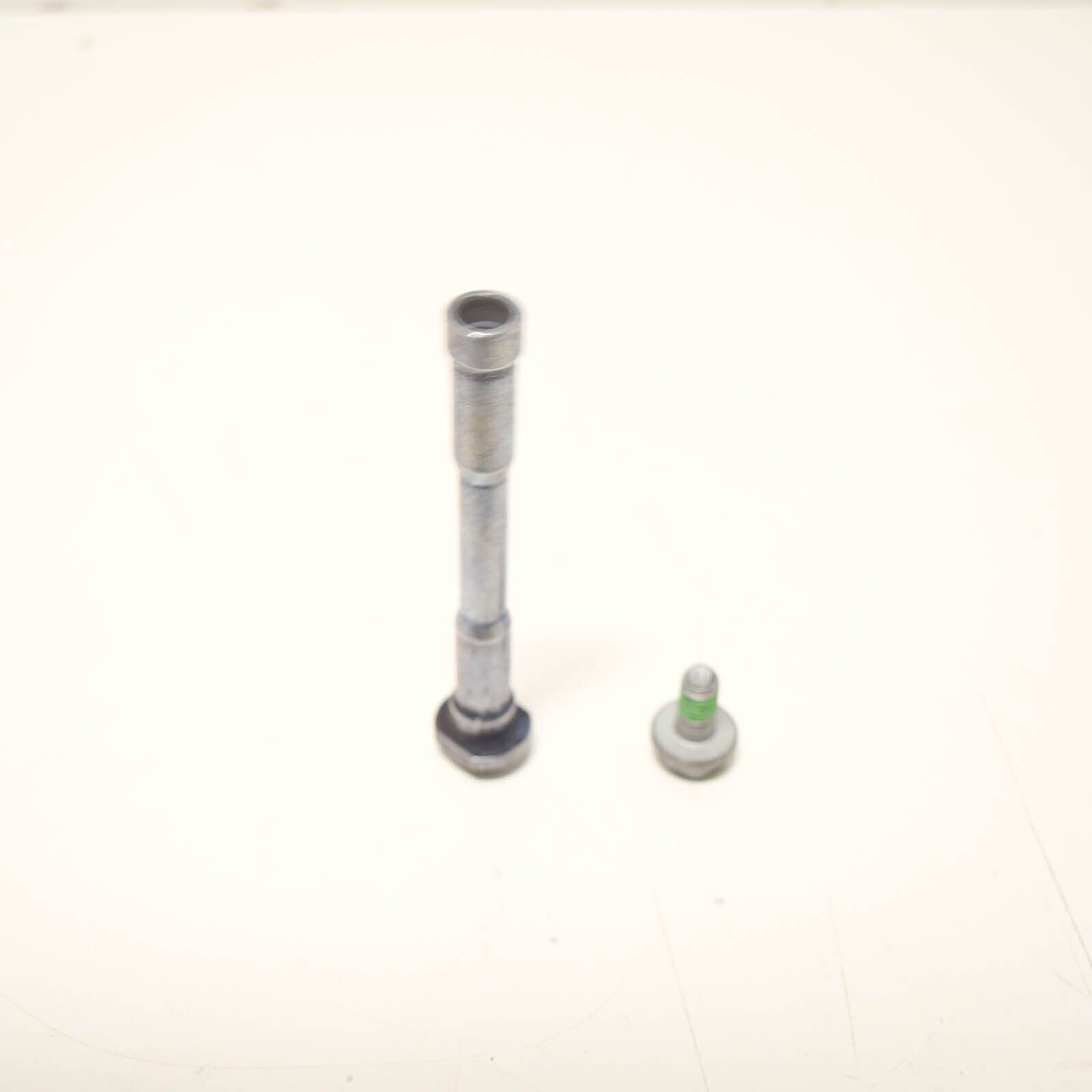 NEW MERCEDES-BENZ GLC X253 DISC BRAKE CALIPER PIN BOLT A2214210014 ORIGINAL
