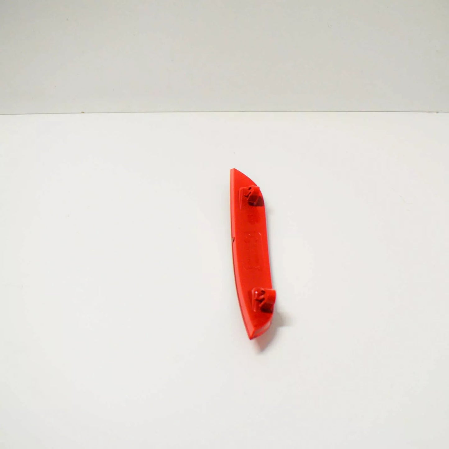 NEW VOLKSWAGEN GOLF PLUS REAR BUMPER RIGHT REFLECTOR 5M0945106G 2007