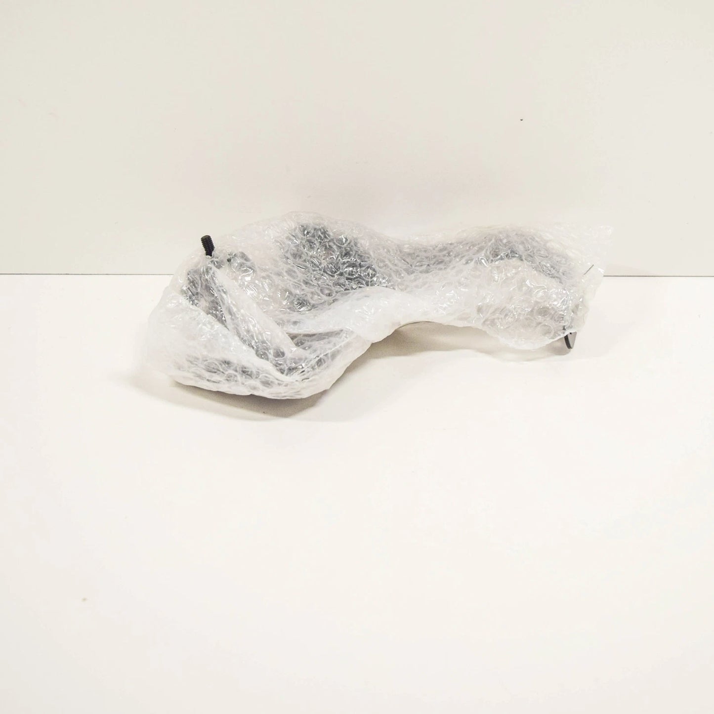 NEW AUDI A4 B9 ADDITIONAL COOLANT PUMP BRACKET 8W0145896C ORIGINAL