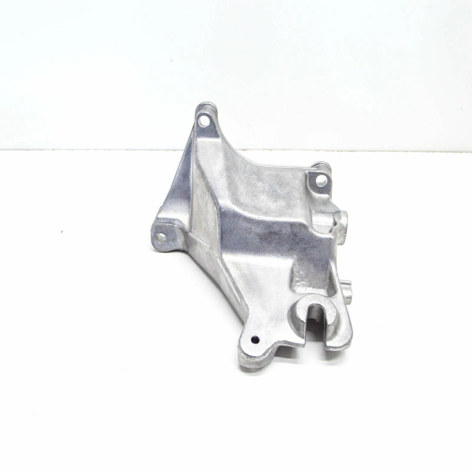 NEW MERCEDES-BENZ C W204 ENGINE BRACKET SUPPORT RIGHT SIDE A2722234604 ORIGINAL