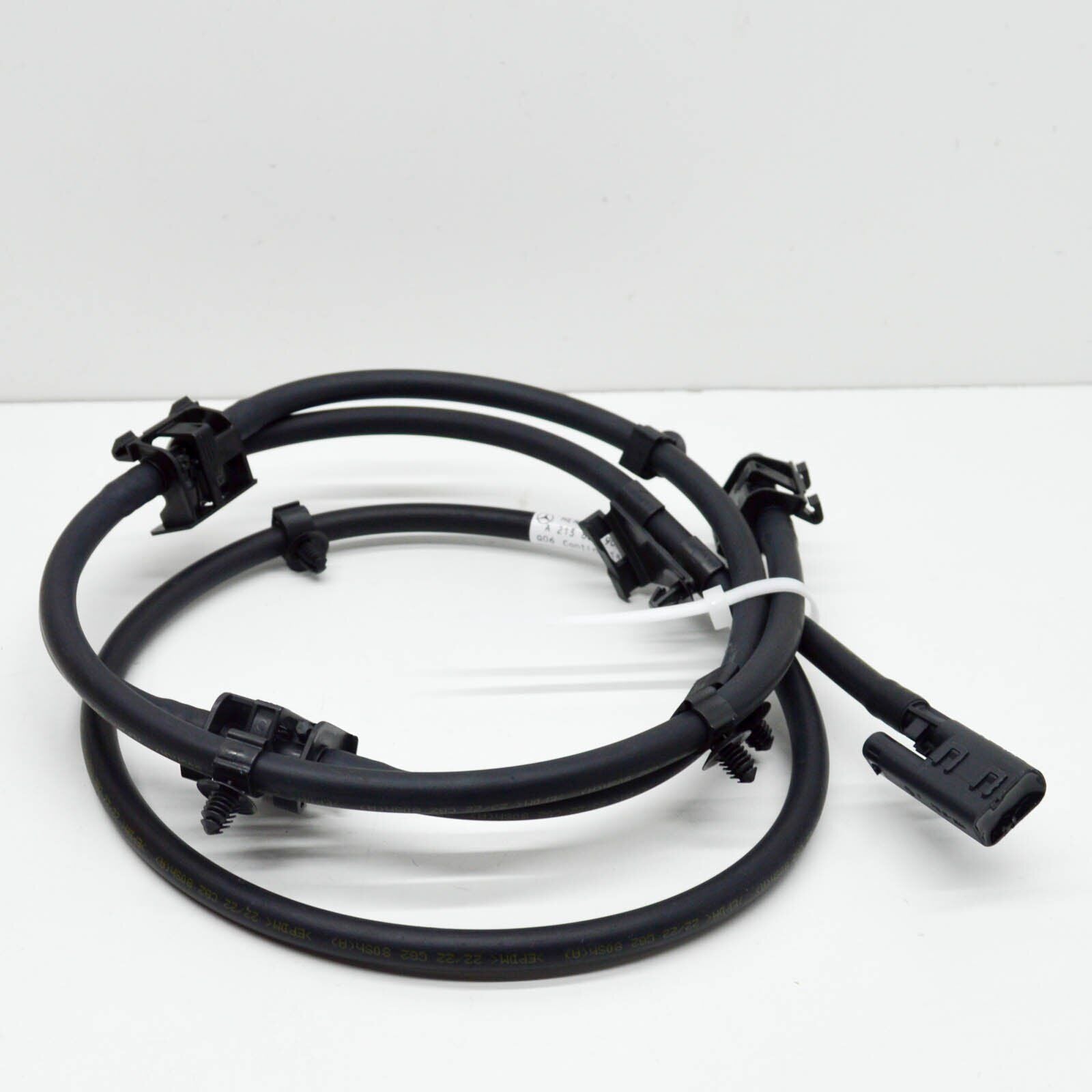 NEW MB E W213 WINDSHIELD WASHER HOSE LINE WITH NOZZLE A2138609000 ORIGINAL