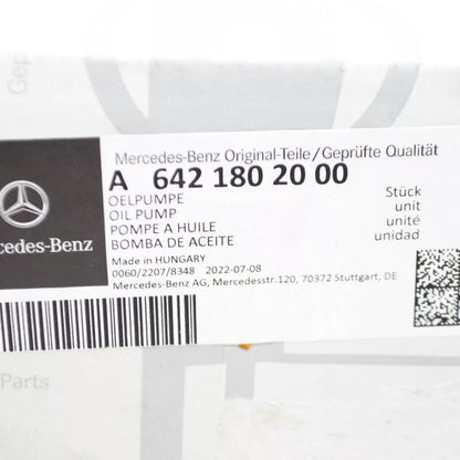 NEW MERCEDES-BENZ CLK CABRIO A209 ENGINE OIL PUMP A6421802000 ORIGINAL