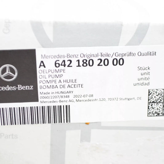 NEW MERCEDES-BENZ CLK CABRIO A209 ENGINE OIL PUMP A6421802000 ORIGINAL