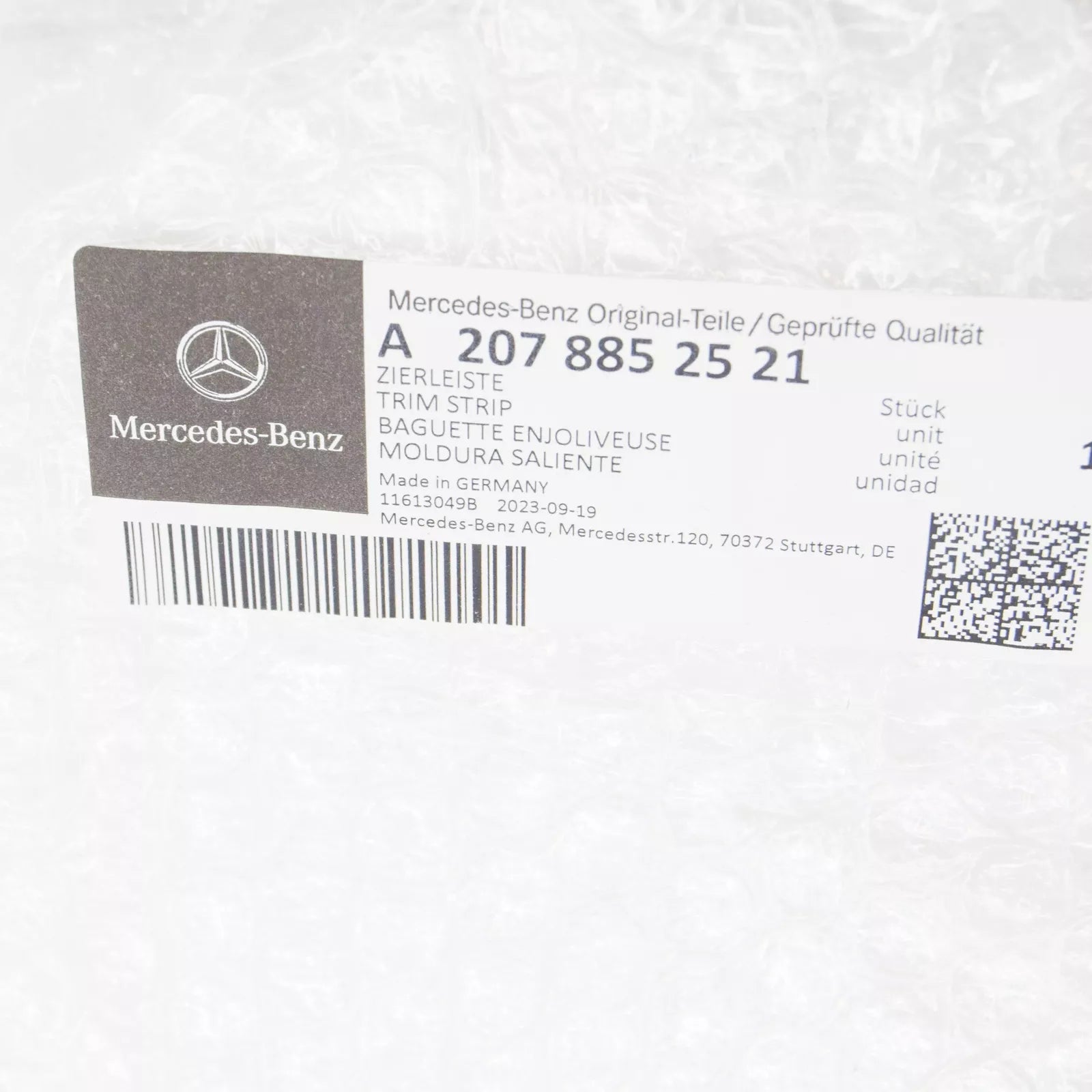 NEW MB E C207 AMG REAR BUMPER CHROME TRIM A2078852521 ORIGINAL