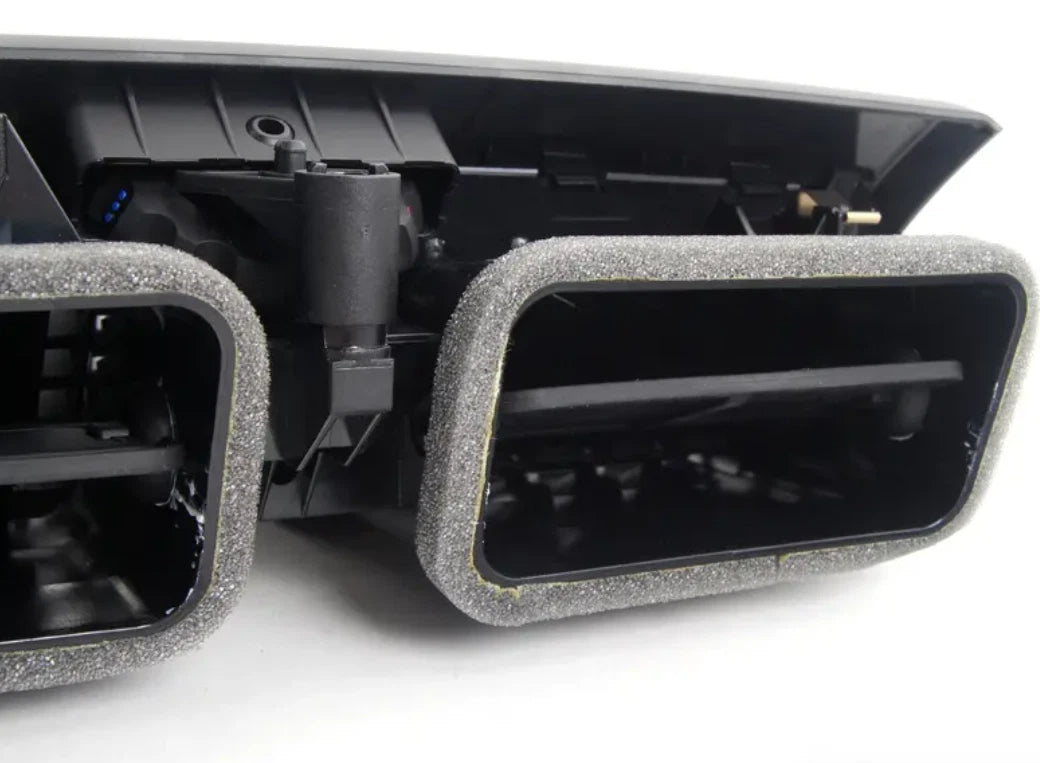NEW BMW X3 E83 CENTER CONSOLE AIR VENT 64223415965 3415965 ORIGINAL