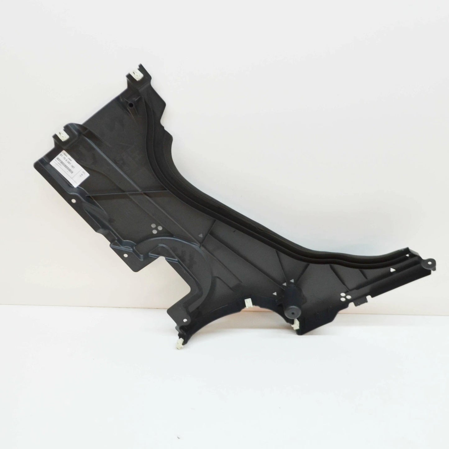 NEW BMW 7 G11 REAR LEFT UNDERBODY TANK UNDER SHIELD 51758491261 ORIGINAL
