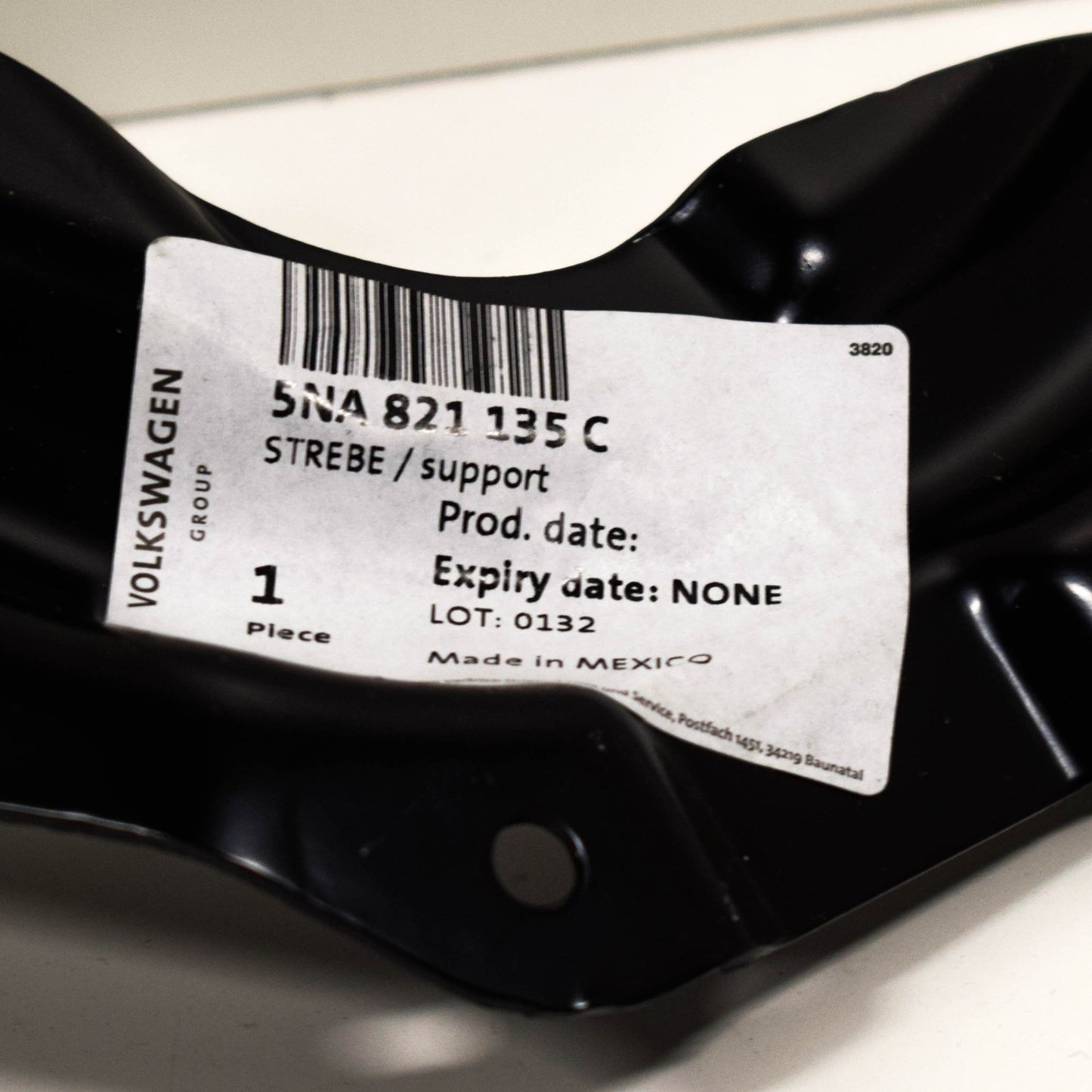 NEW VOLKSWAGEN TIGUAN MK2 FRONT LEFT FENDER WING BRACKET 5NA821135C ORIGINAL