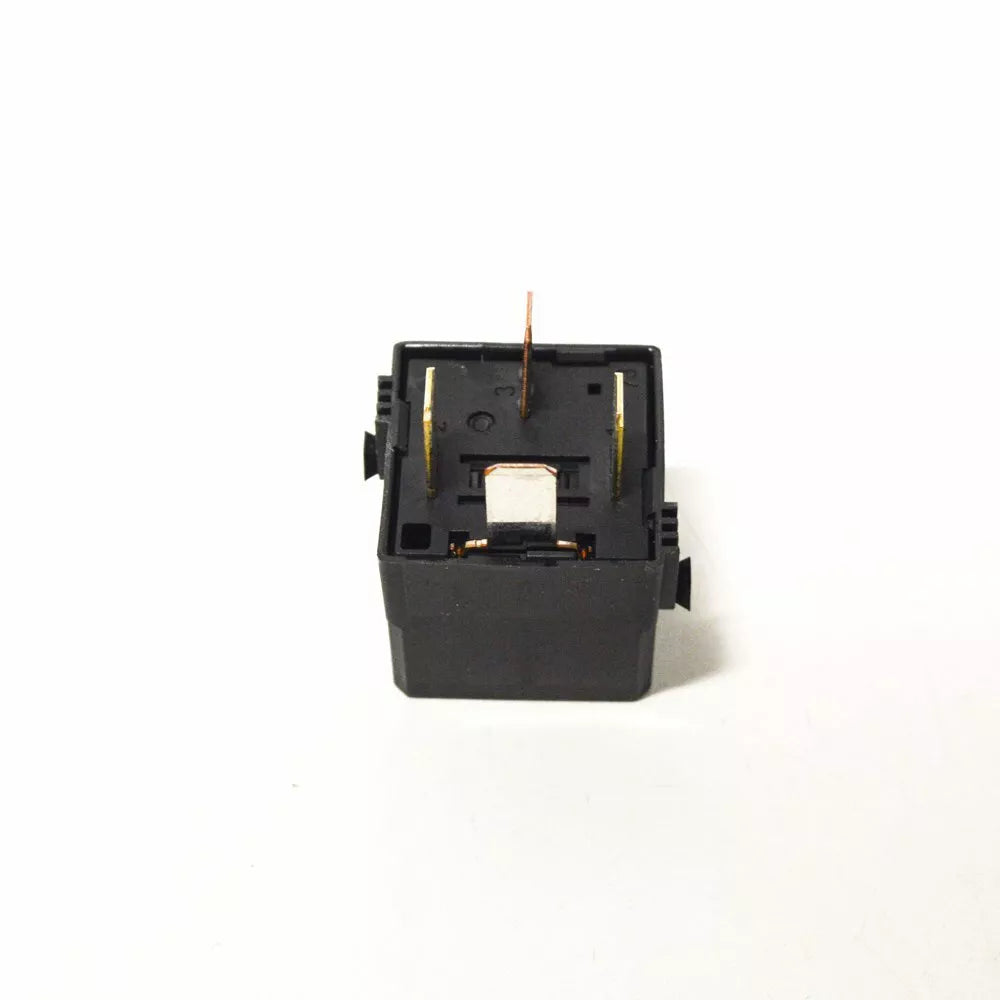 NEW MB CLA W117 RELAY A0009828023 ORIGINAL