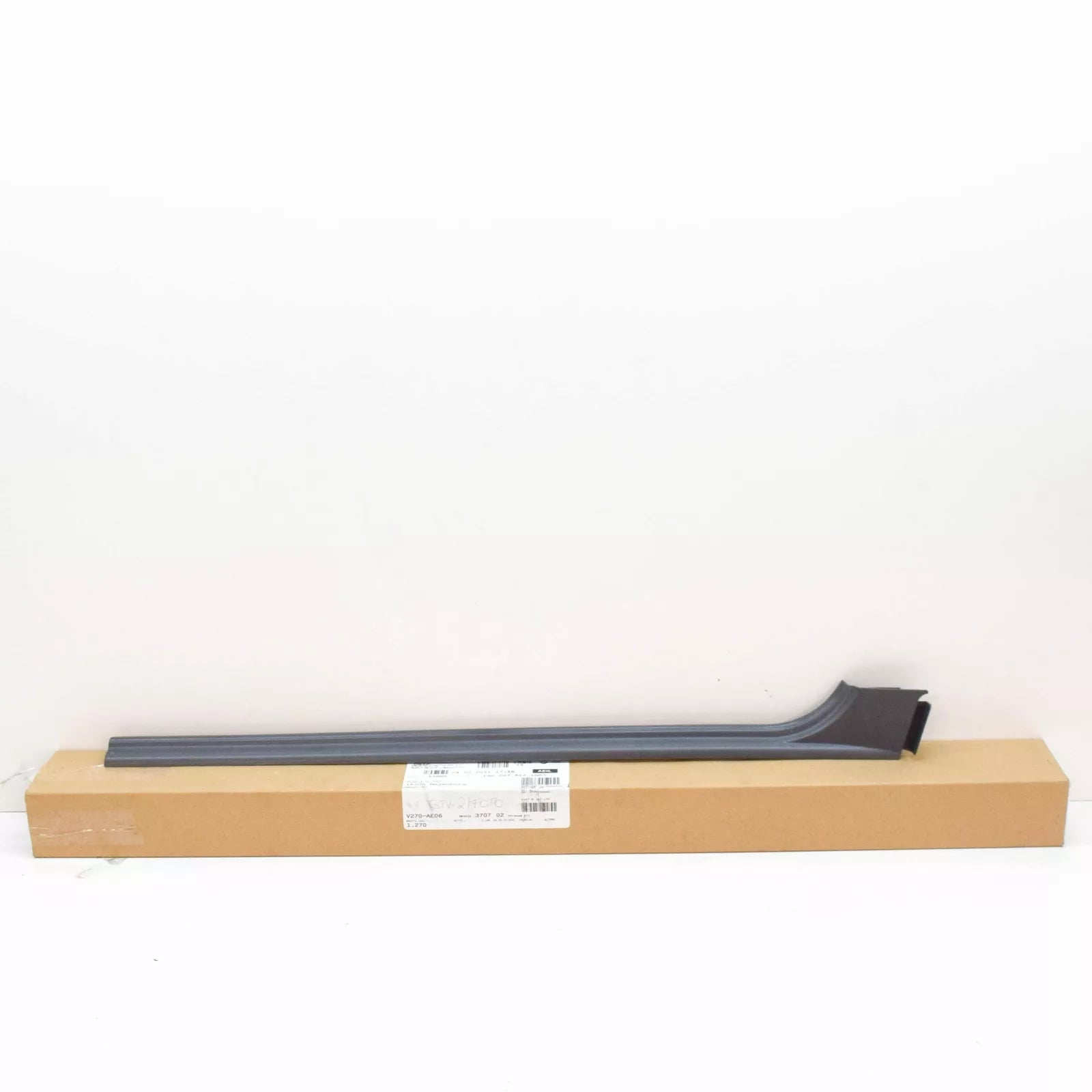 NEW BMW 3 COUPE E36 FRONT RIGHT DOOR SILL TRIM 51478187170 8187170 ORIGINAL