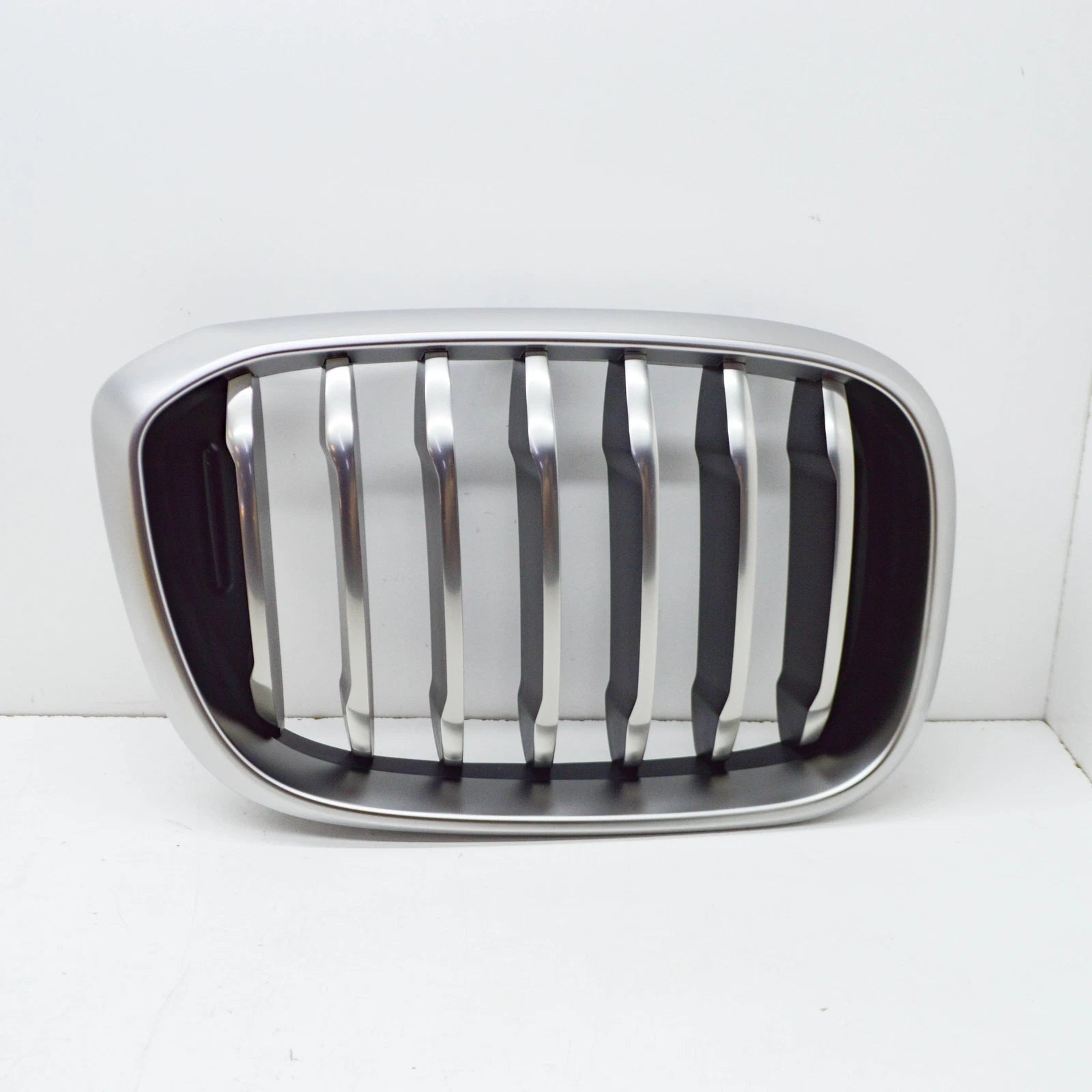 NEW BMW X4 G02, F98 FRONT RIGHT GRILL 7464922 51137464922 ORIGINAL