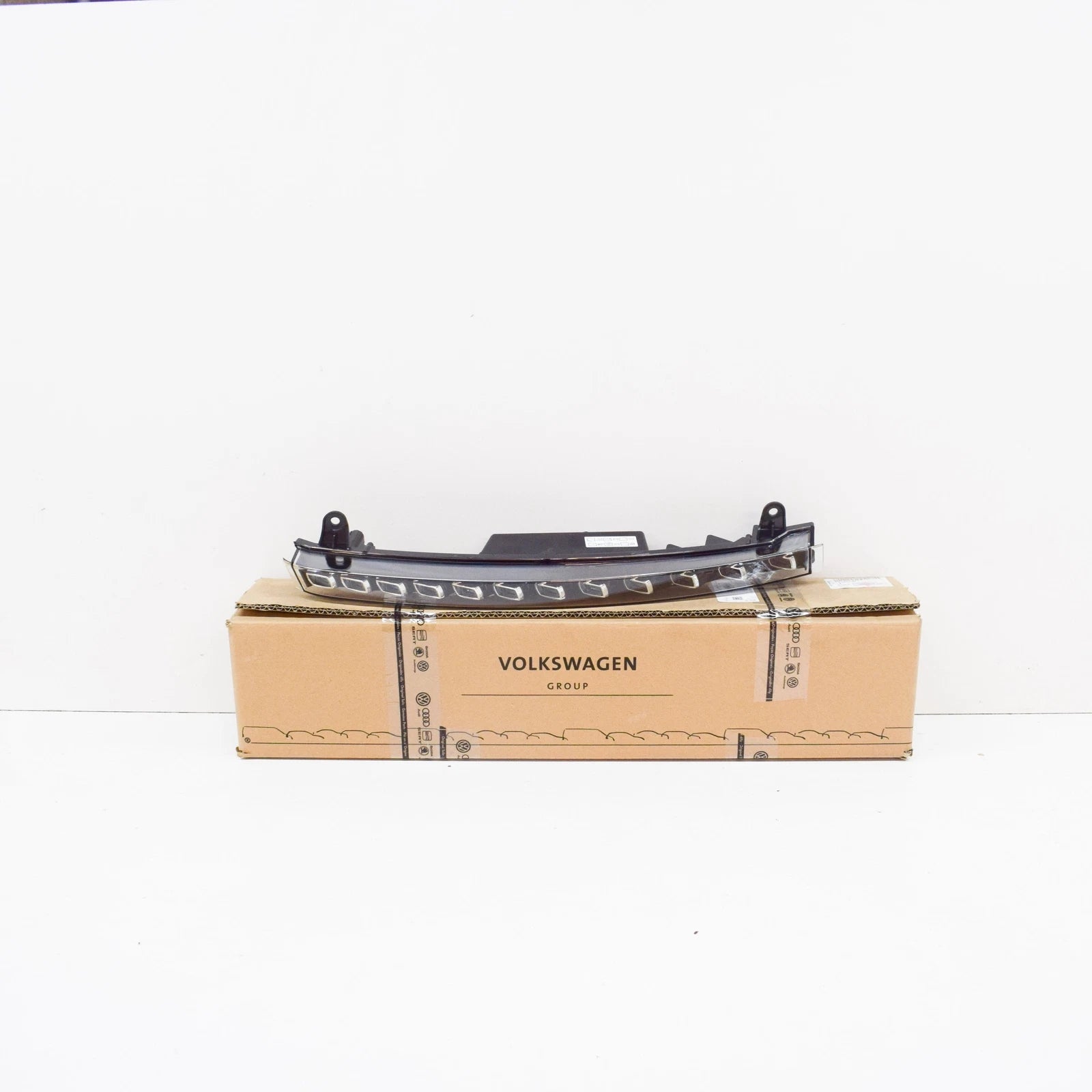 NEW AUDI Q7 4L FRONT RIGHT LED TURN INDICATOR SIGNAL 4L0953042F ORIGINAL