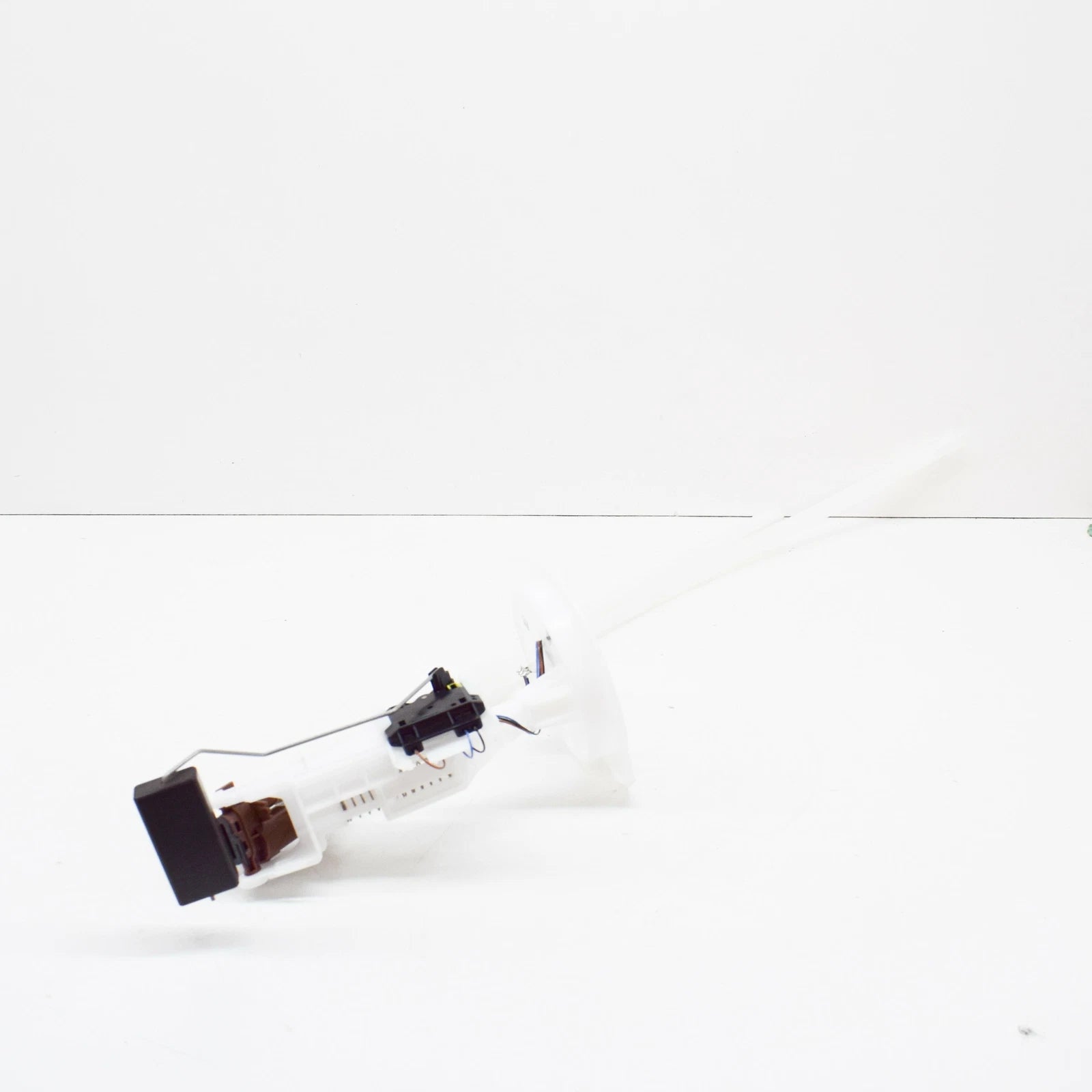 NEW AUDI A1 8X LEFT FUEL SUCTION JET PUMP WITH SENSOR 1K0919673AH ORIGINAL