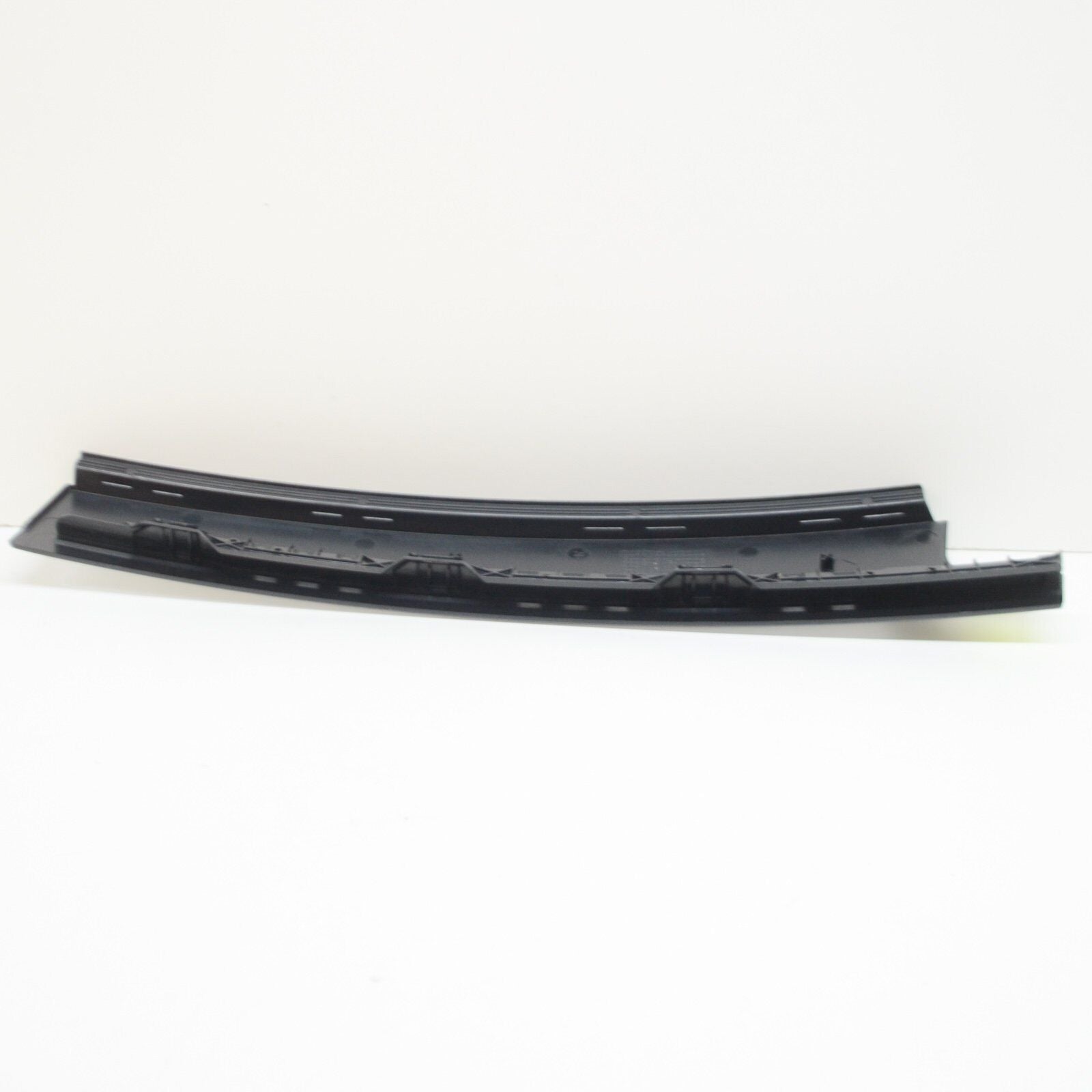 NEW VW GOLF MK7 REAR LEFT DOOR WINDOW B-PILLAR FRAME TRIM 5G6839901B041 ORIGINAL