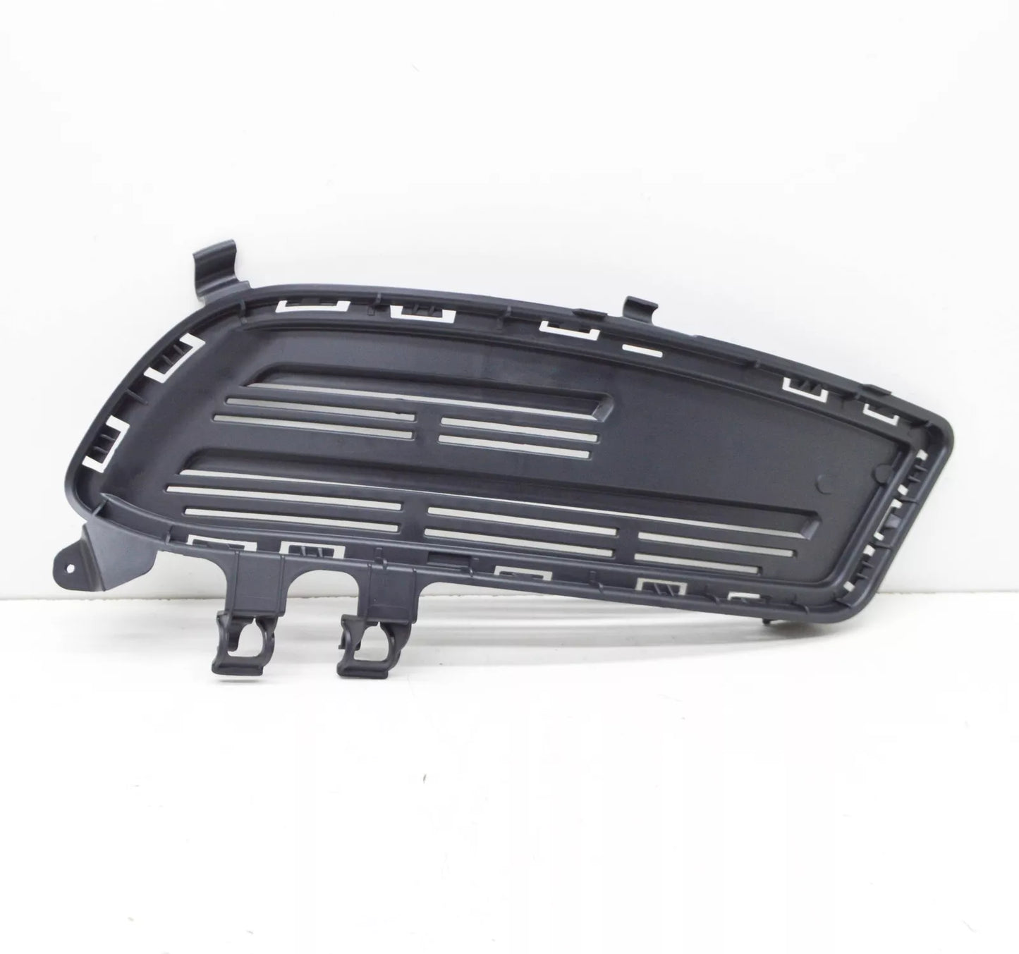 NEW MERCEDES-BENZ A-CLASS W176 FRONT BUMPER RIGHT GRILLE A1768851622