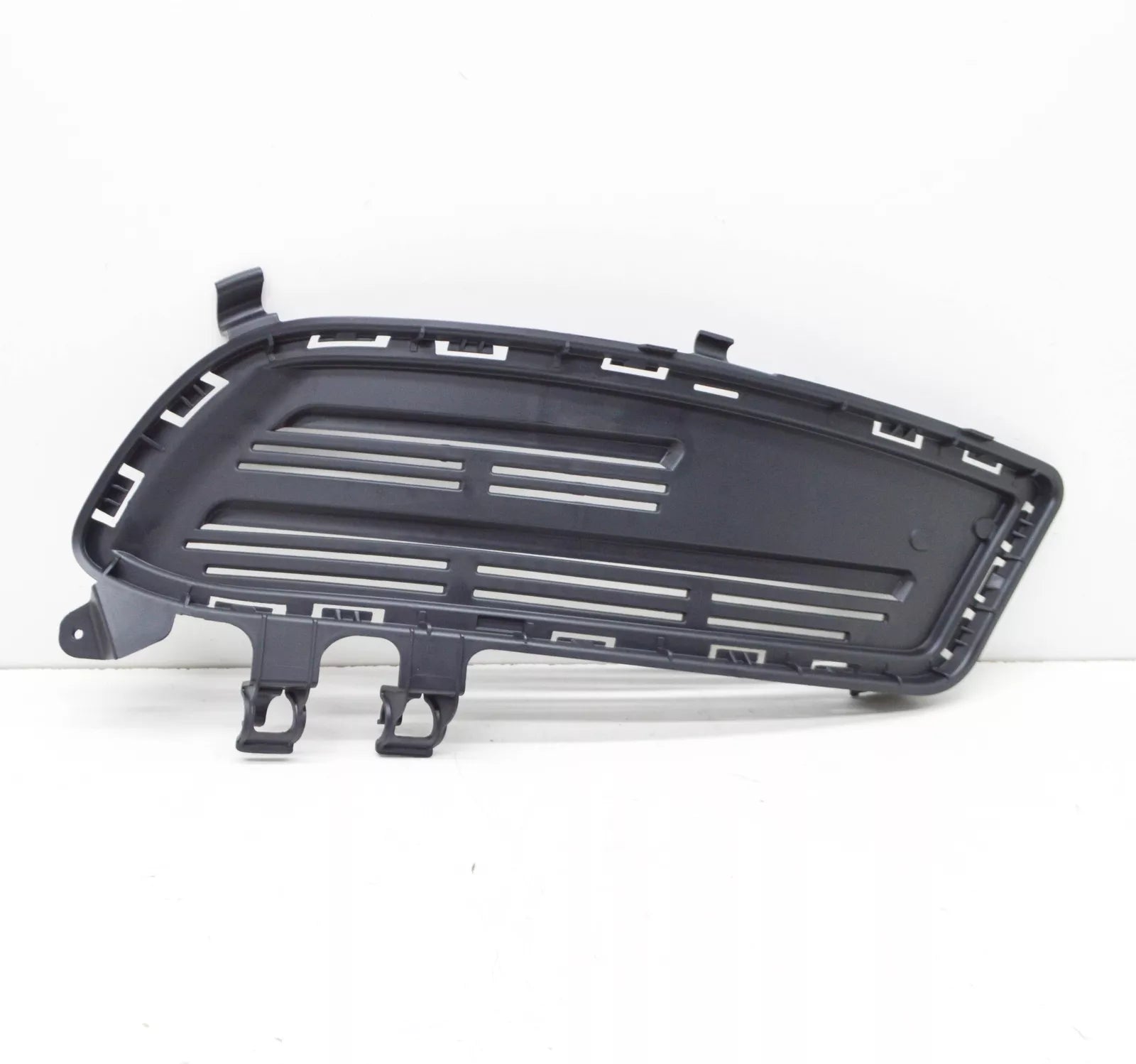 NEW MERCEDES-BENZ A-CLASS W176 FRONT BUMPER RIGHT GRILLE A1768851622