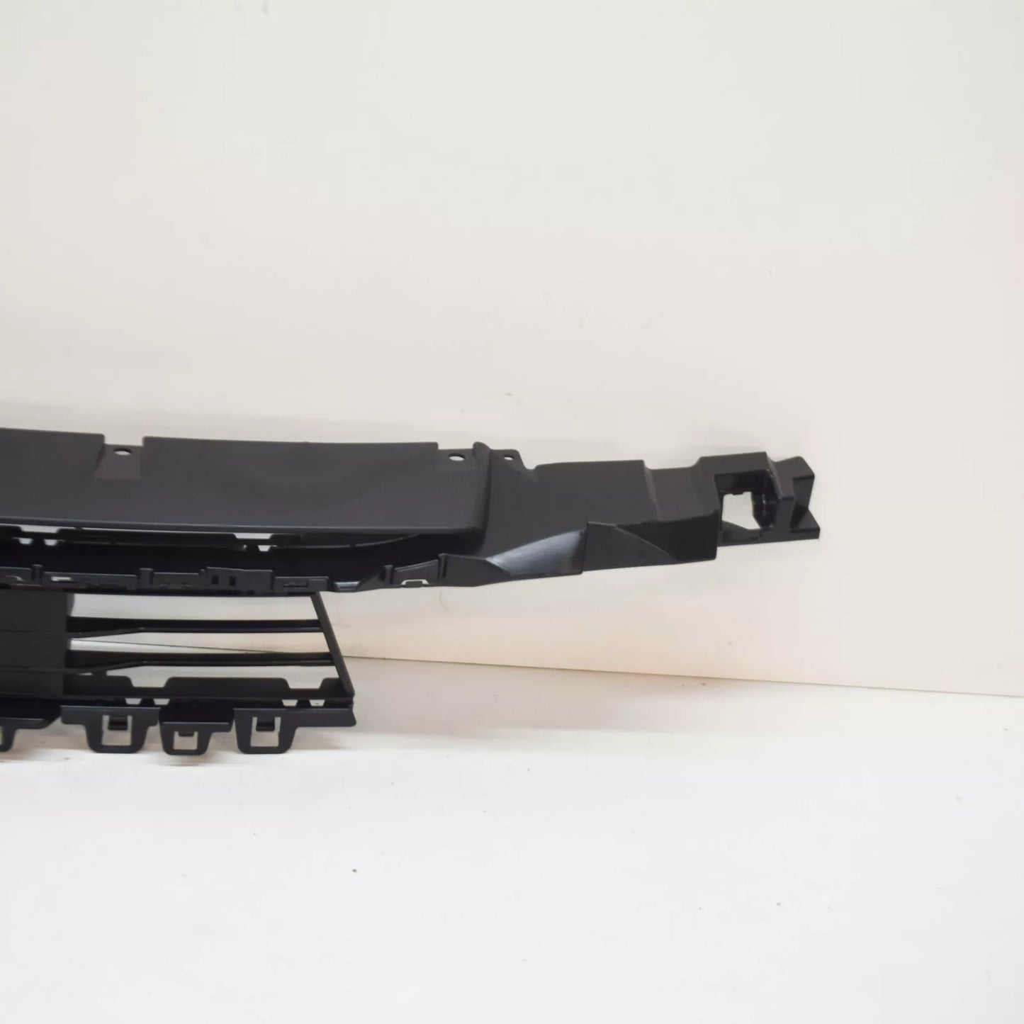 NEW BMW 3 F31 FRONT BUMPER LOWER GRILLE 51117386153 7386153 2016 ORIGINAL