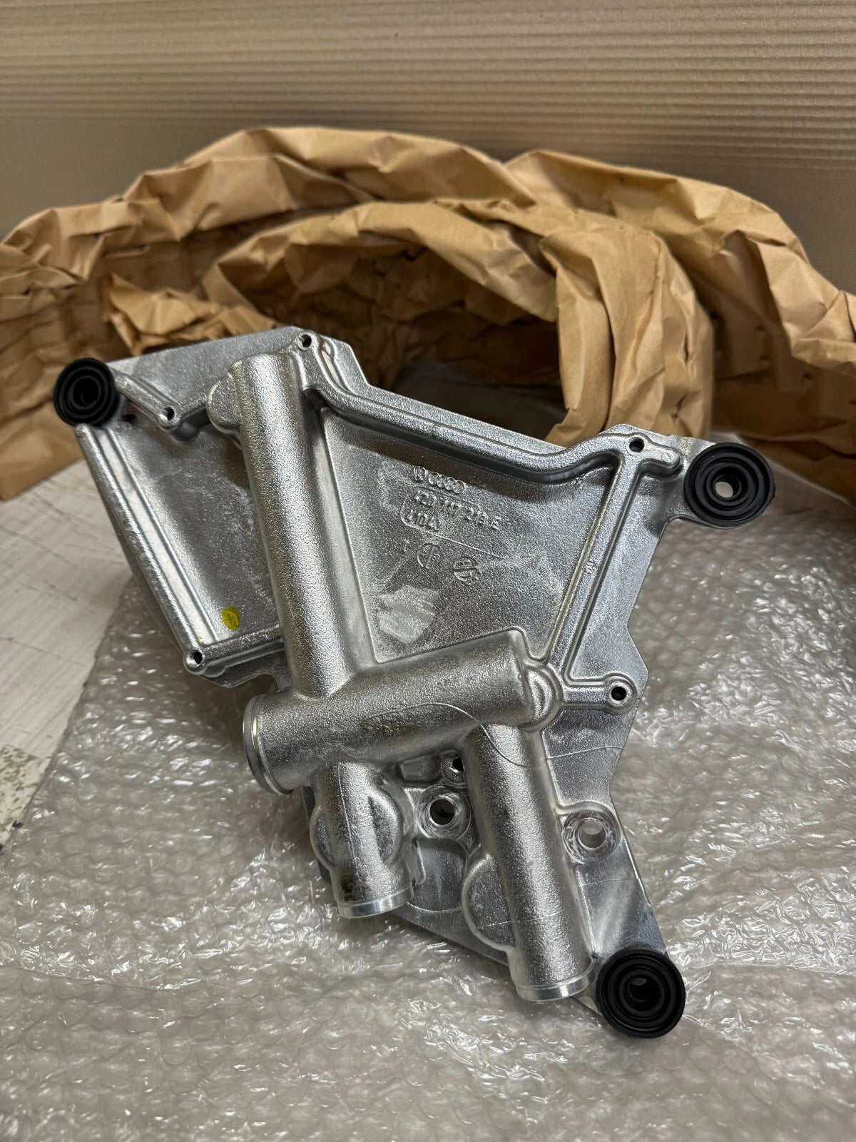 NEW AUDI R8 4.2L  ENGINE OIL COOLER 420117013E OEM 420-117-013-E