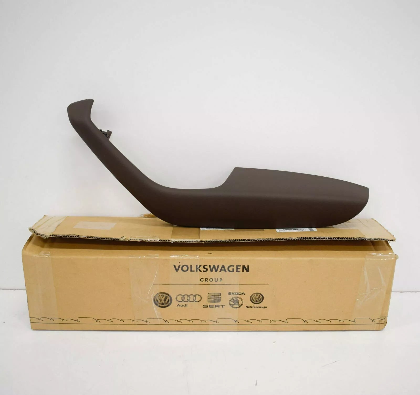 NEW AUDI A6 C7 FRONT RIGHT DOOR ARMREST 4G0867174WA8 ORIGINAL