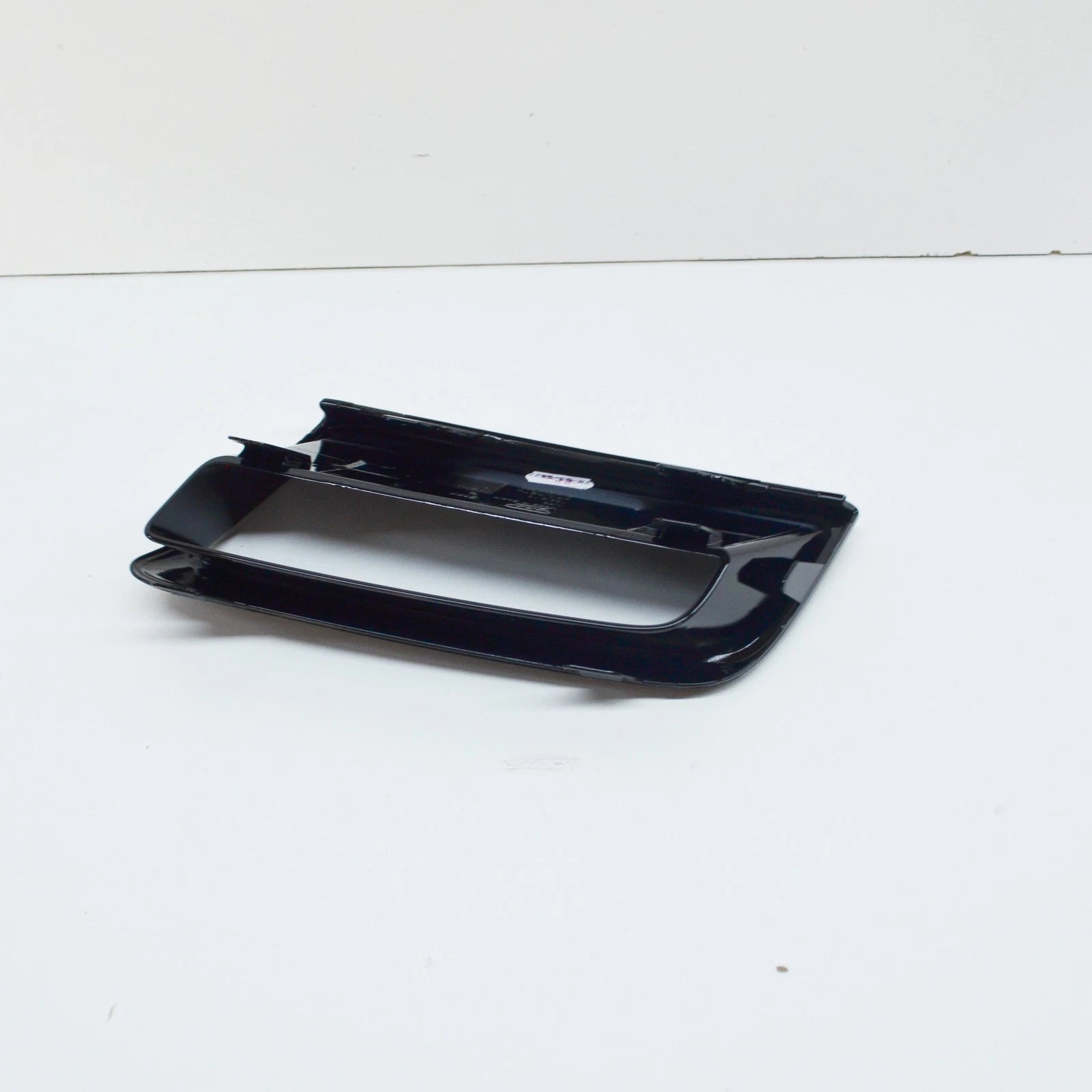 NEW AUDI RS Q3 8U FRONT BUMPER RIGHT COVER 8U0807796T94