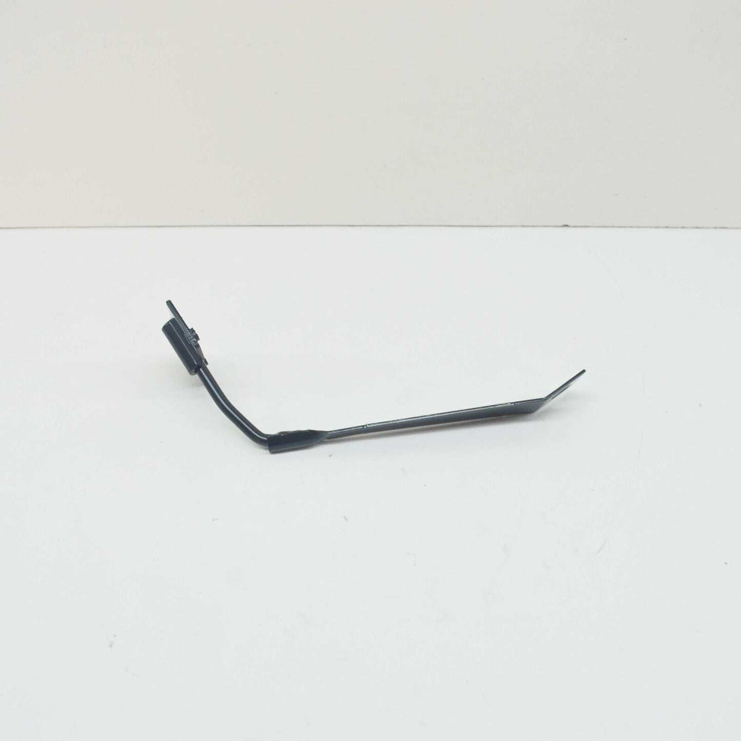 NEW AUDI A3 8V ENGINE HOOD CATCH LOCK 8V0823485 ORIGINAL